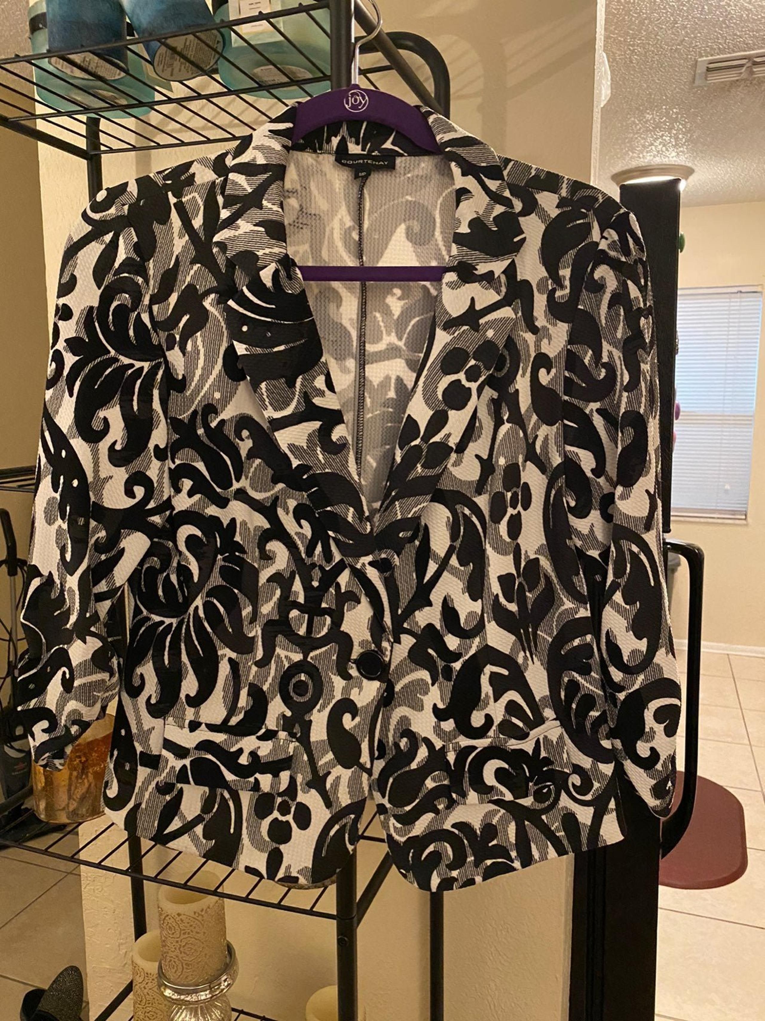 Black and white blazer size M
