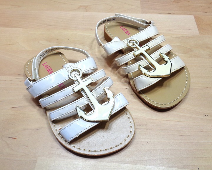 LAURA ASHLEY WHITE WITH ANCHOR ON TOP STRAPPY TODDLER GIRLS SHOES SIZE 5