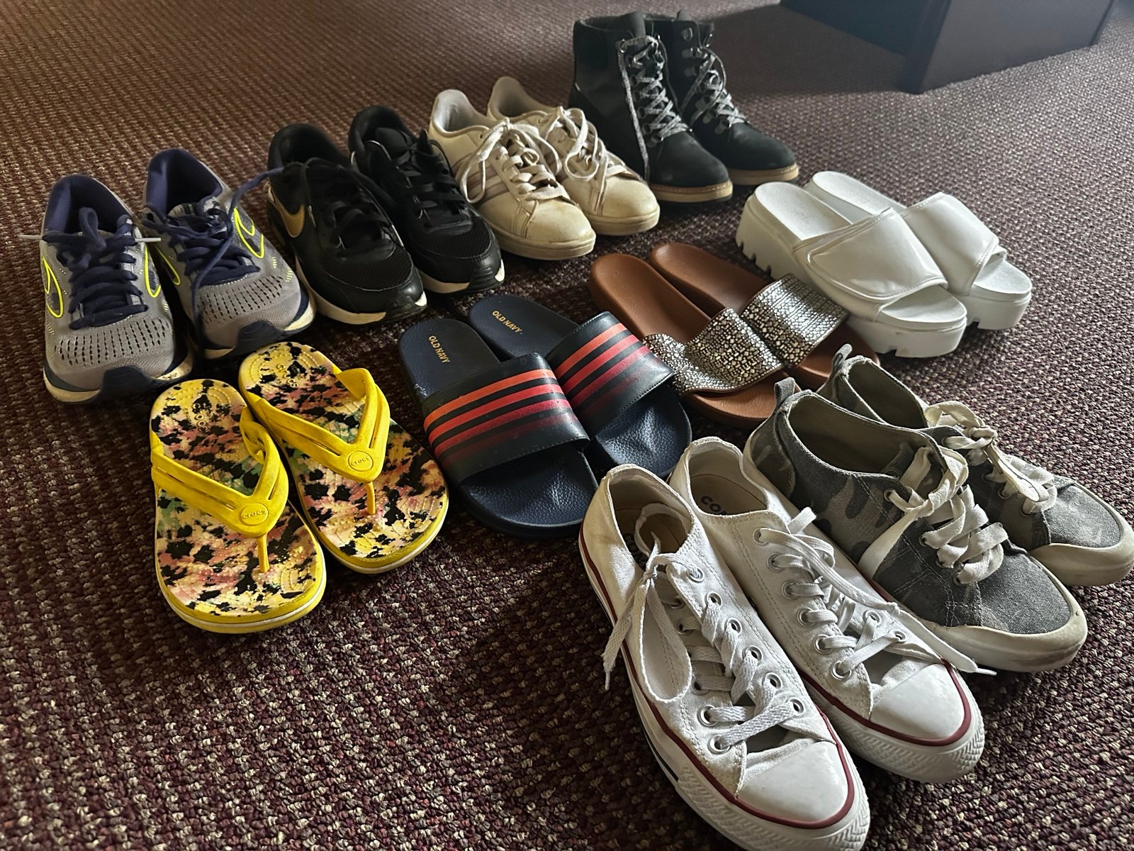 Women’s/Girl’s Shoe Lot Size 6-6.5