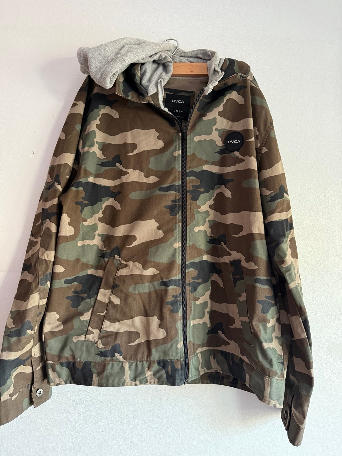RVCA man camouflage jacket, size XL