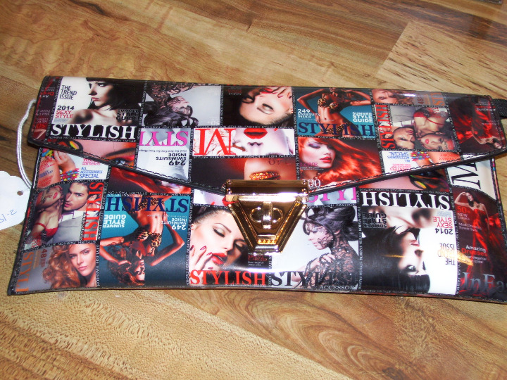 MAGAZINE CLUTCH PURSE.NEW