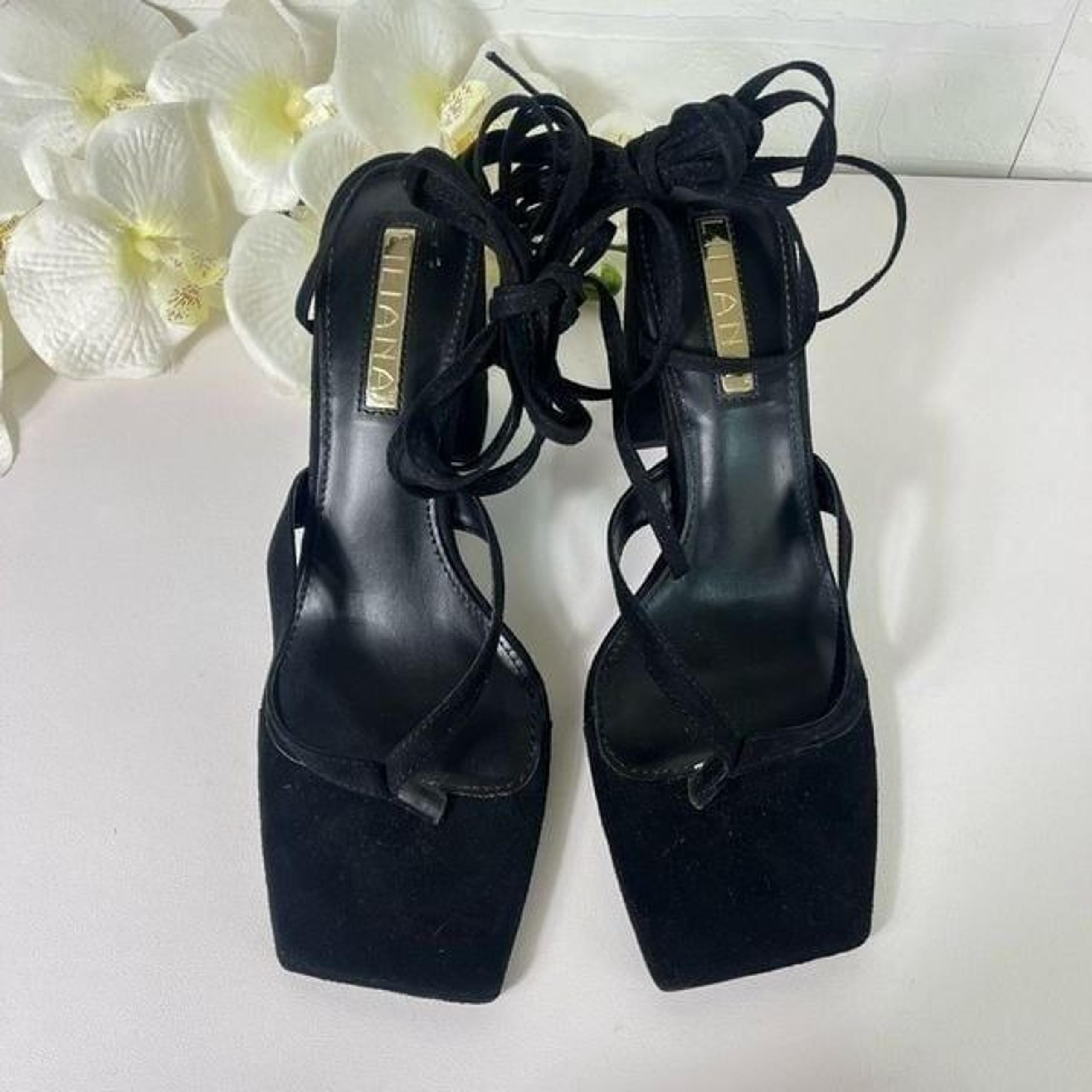 Liliana Womens Strappy Heels Size 10 Black Ankle Tie Strap Square Toe Faux Suede