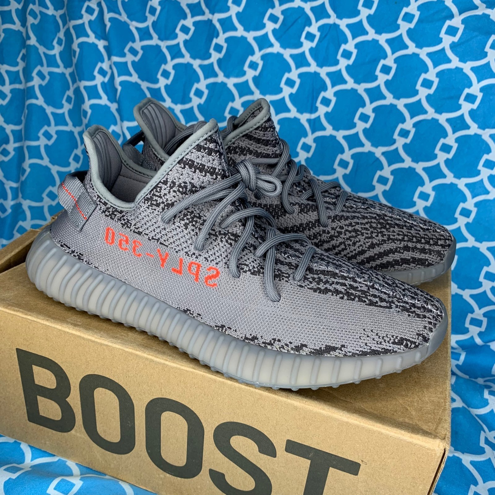 Yeezy boost 350 v2 Men’s size 10 beluga 2.0 Adidas low top grey orange sneakers