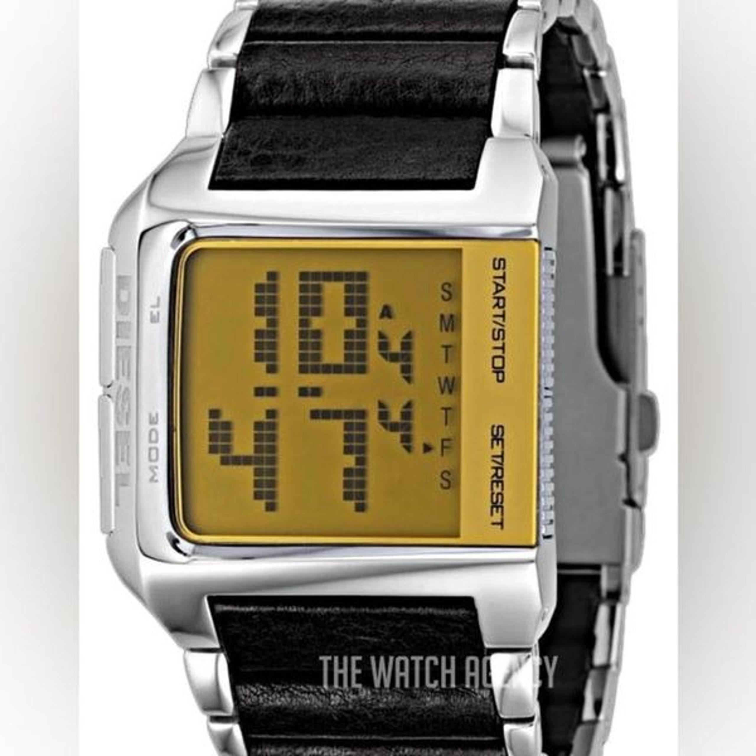 Diesel DZ 7085 watch Square Face Black Leather articulated band new battery rare