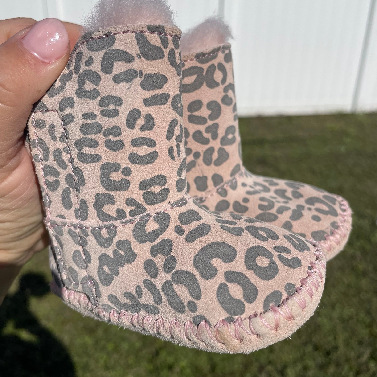 Ugg Cassie Leopard Infant Pink Cheetah Animal Print size 0/1 Pristine 0-6 months
