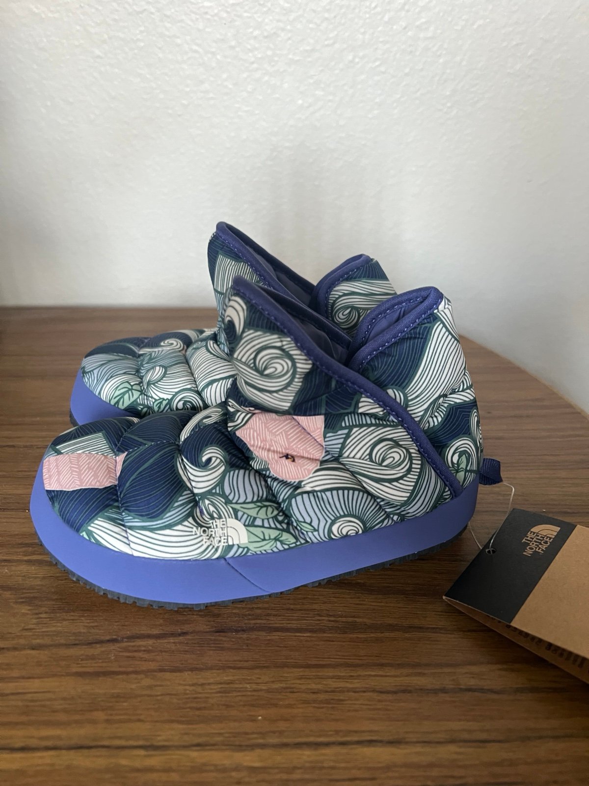NWT - The north face booties