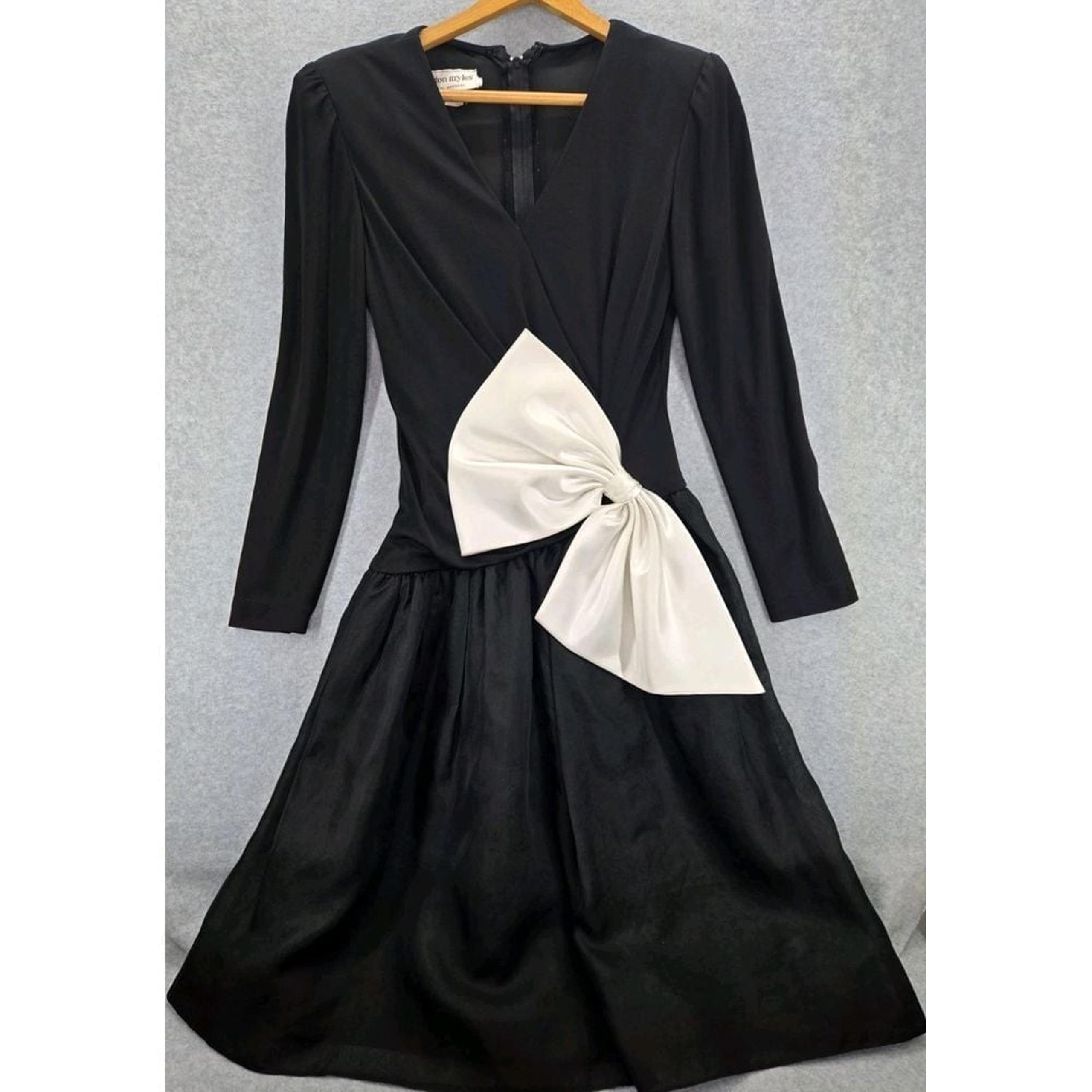 Vtg 1980s Morton Myles Mullet Hem Black Knee Length Sleeved Evening Bow Dress 6