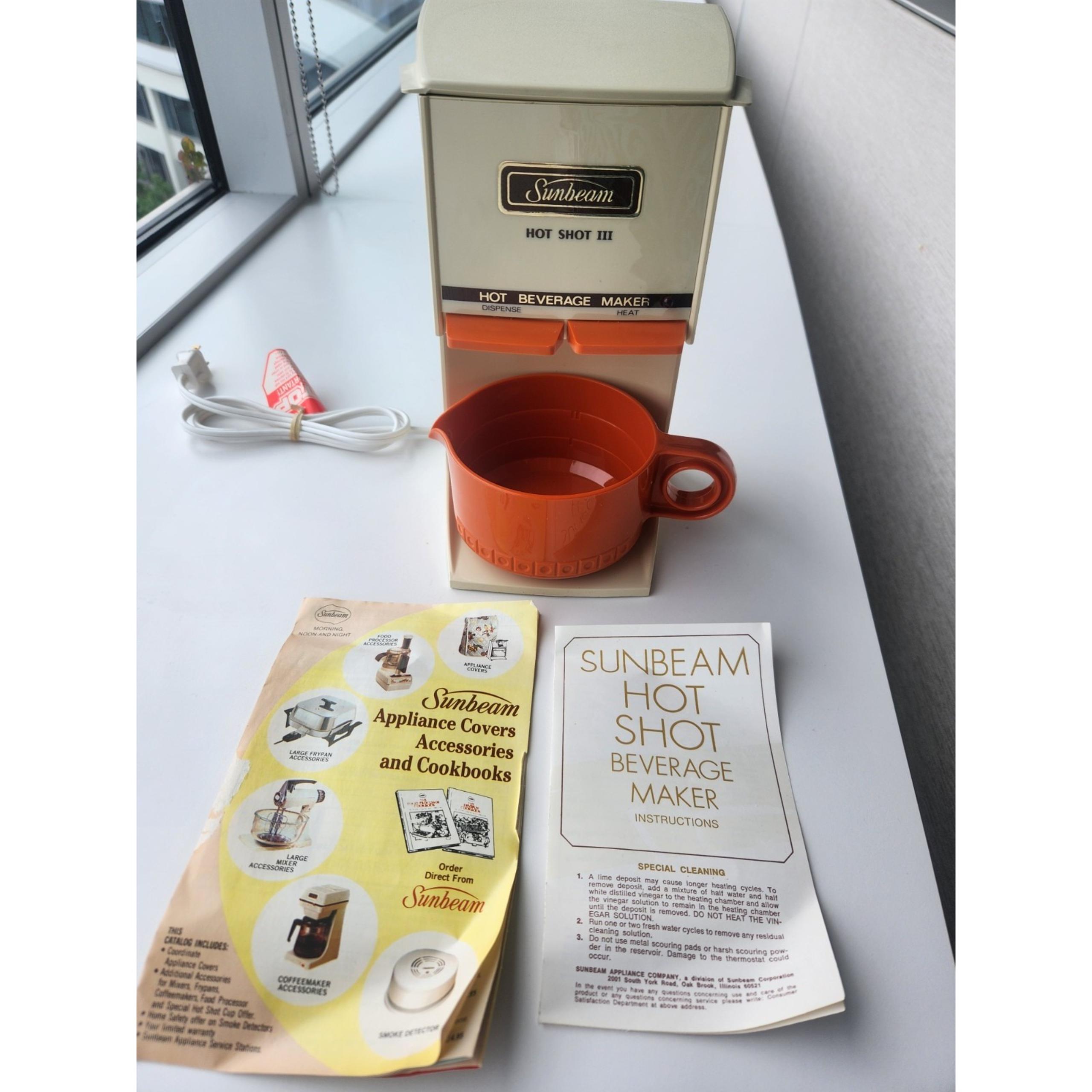 Sunbeam Hot Shot III Beverage Maker 17016 Appliance With Mug Almond Orange Works