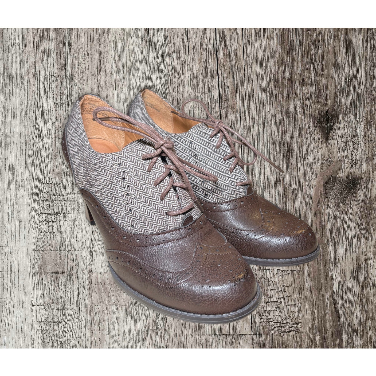 G.H. Bass women’s lace up tweed heels size 10