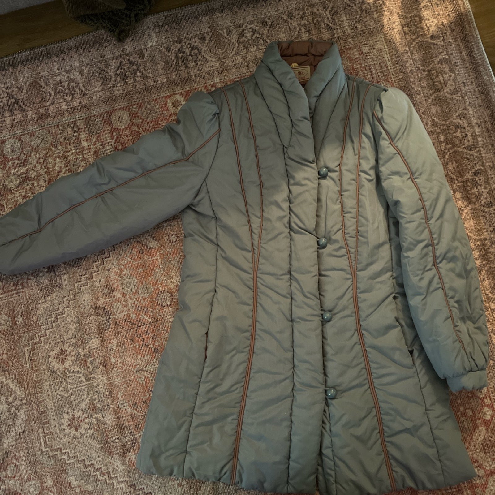 Women’s vintage puffer jacket