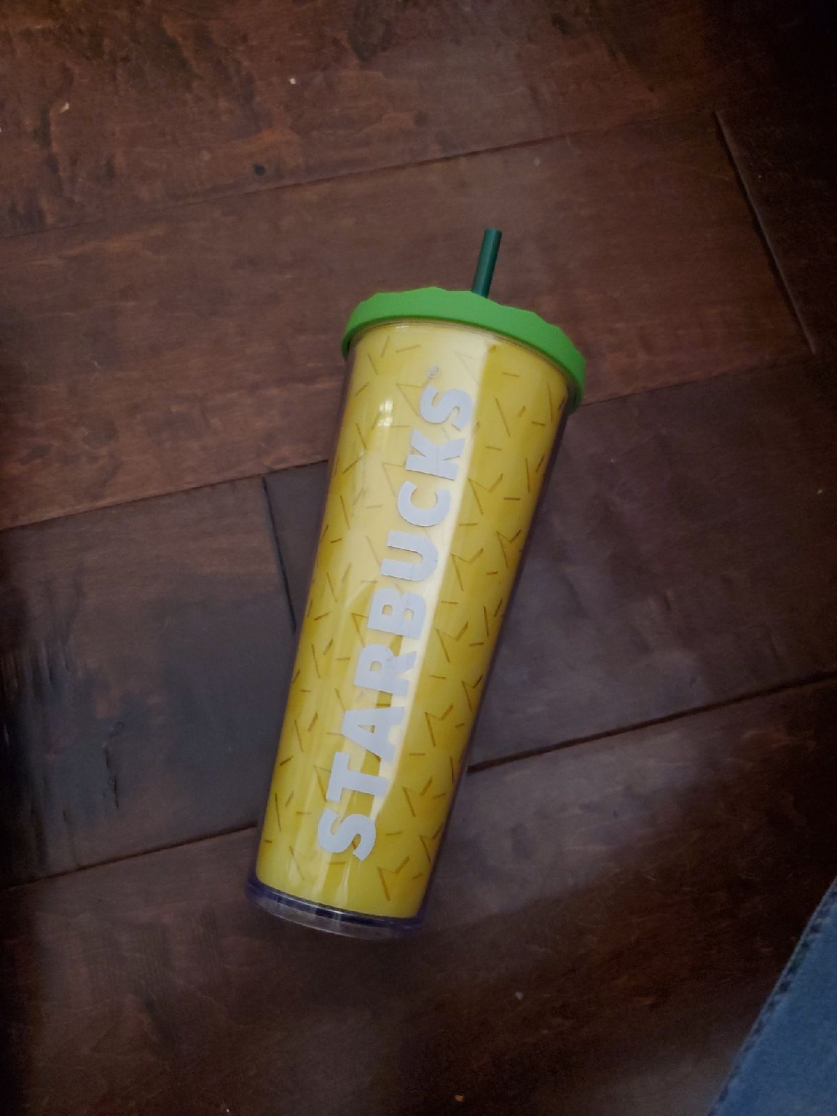 STARBUCKS PINEAPPLE VENTI
