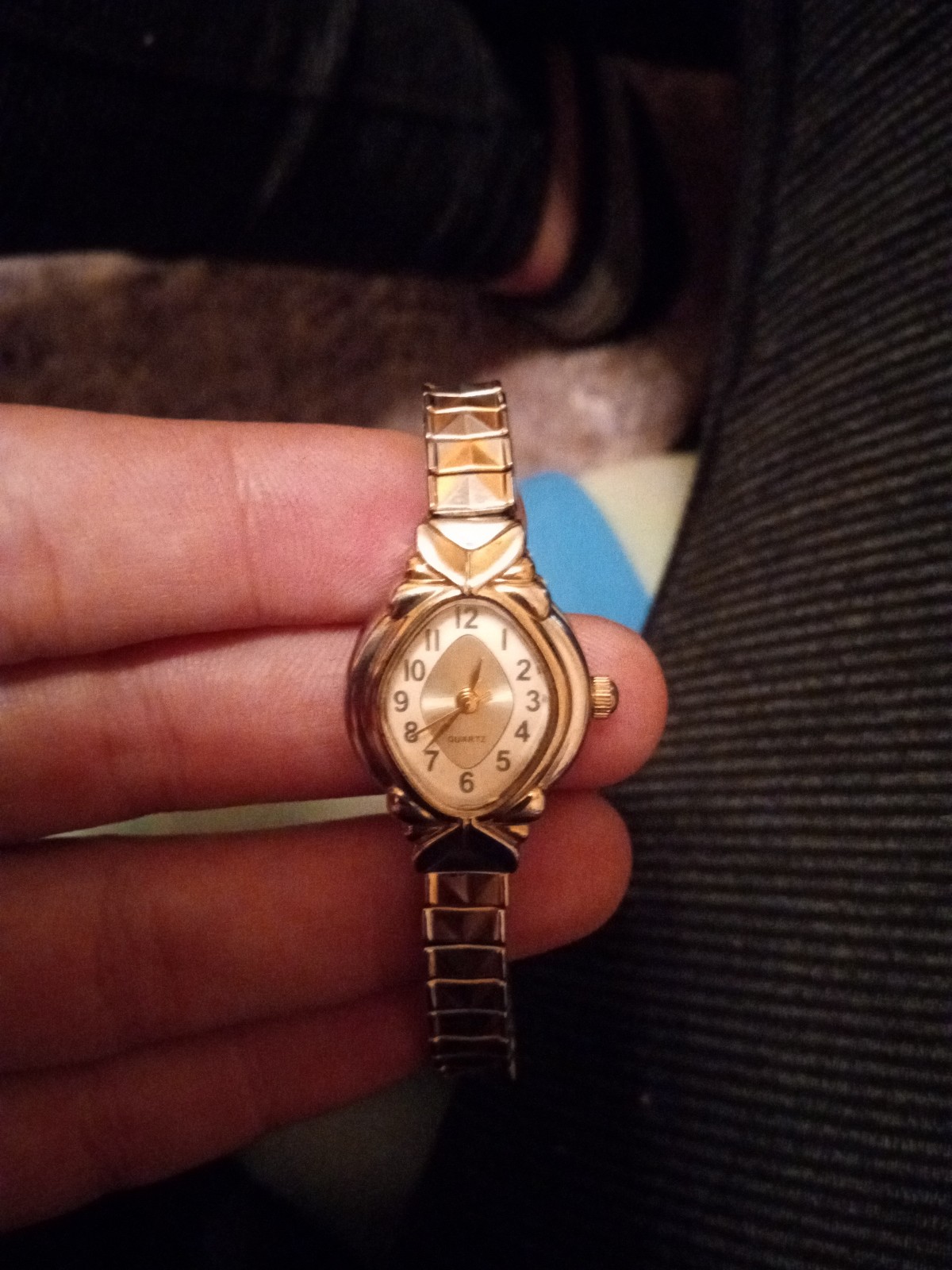 Advance quartz watch