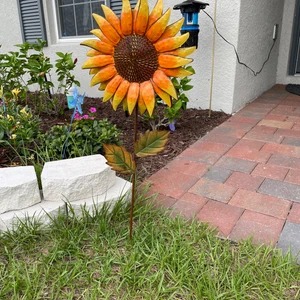 Flower Garden Stake Decorative Flower Yard Stake, Sunflower Decor Metal Yard Art