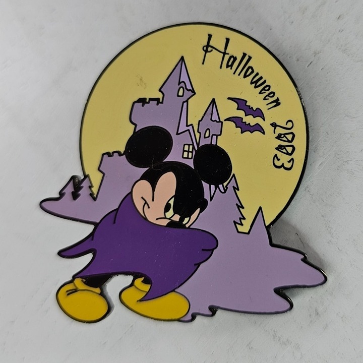 Disney Auctions Mickey Mouse Dracula Vampire Halloween 2003