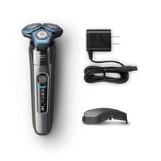 Philips Norelco Series 7100 Wet & Dry Men's Rechargeable Electric Shaver - S7788