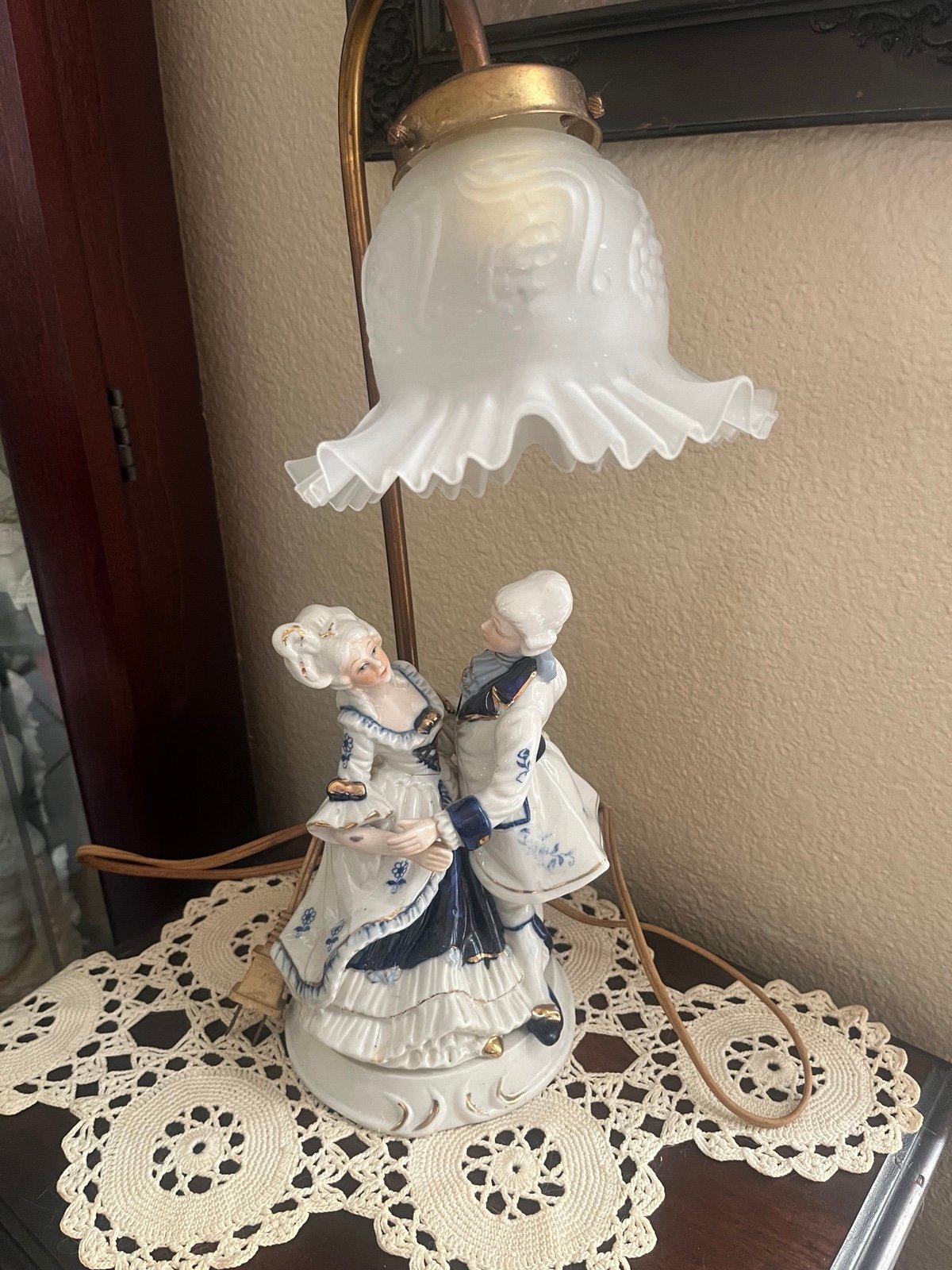 Antique Porcelain Victorian Couple Table Lamp