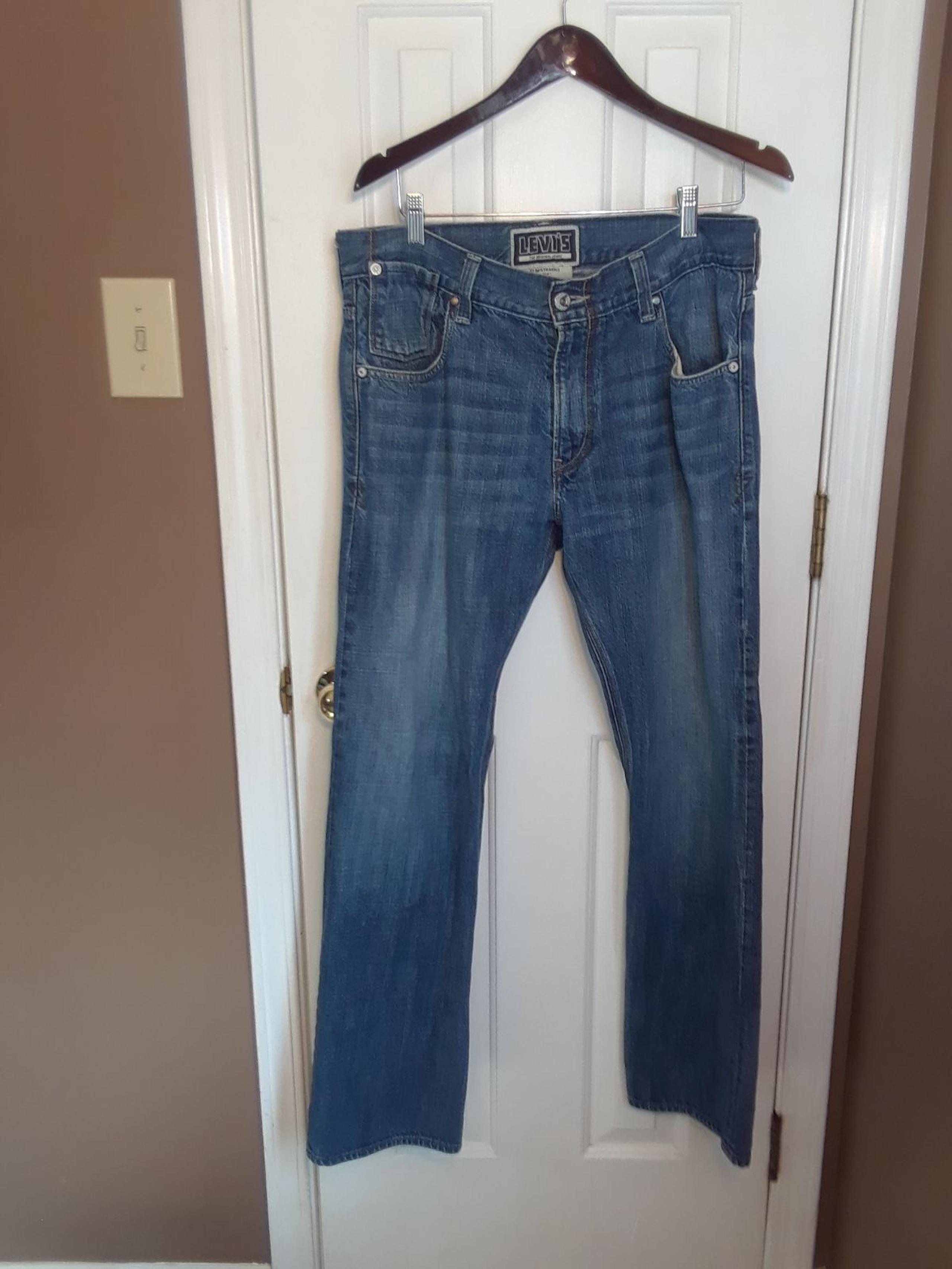 NWOT 34X32 LEVIS 514 MENS JEANS SLIM STR