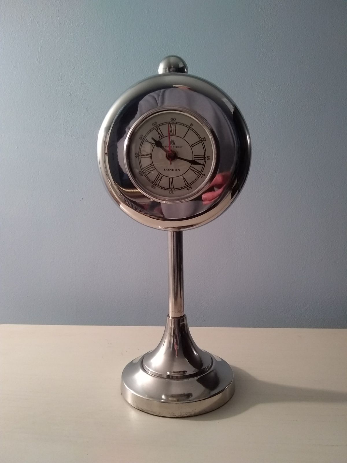 Clock 49 Bond Street - New