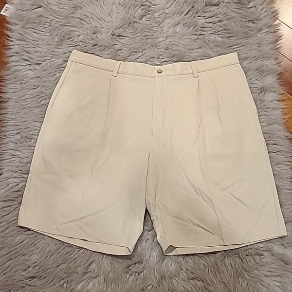 Tommy Bahama mens silk cream colored shorts size 40