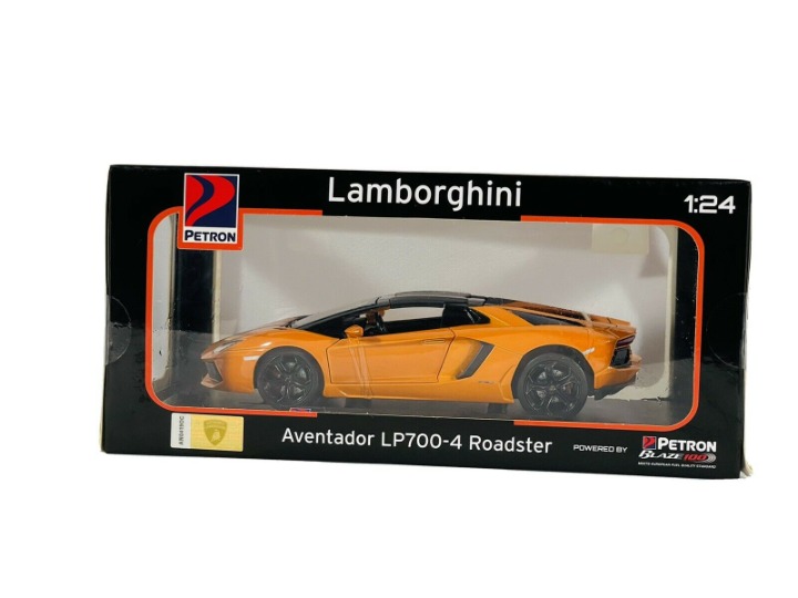Petron 1:24 Lamborghini Aventador LP700-4 Orange Roadster