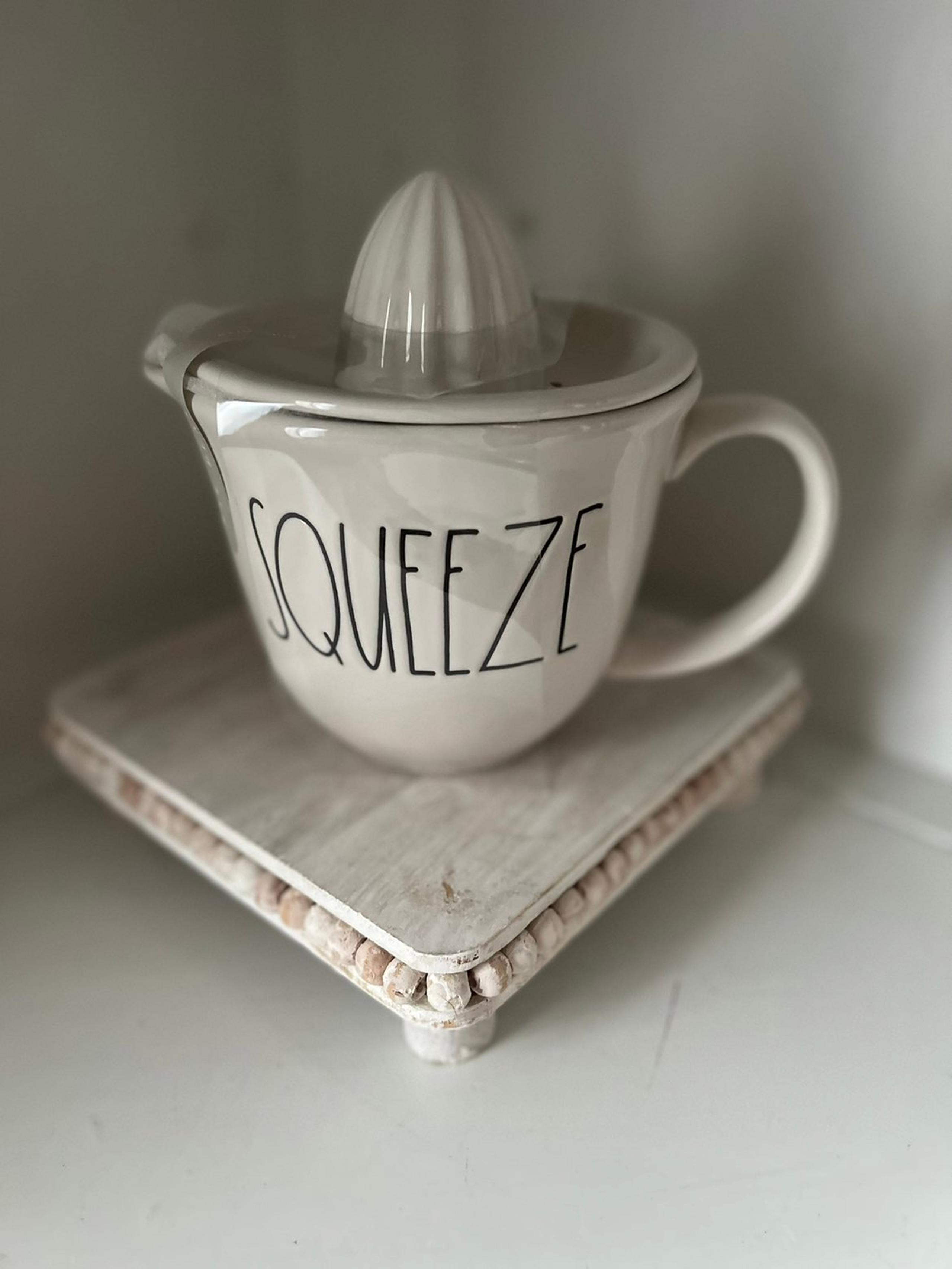 Rae Dunn Squeeze Juicer