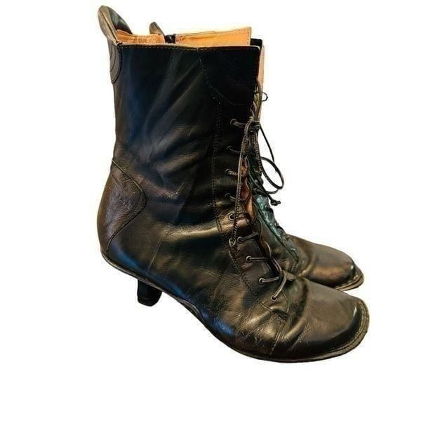 Vintage Boc witchy Lolita style leather black boots size 8 women’s lace up heels