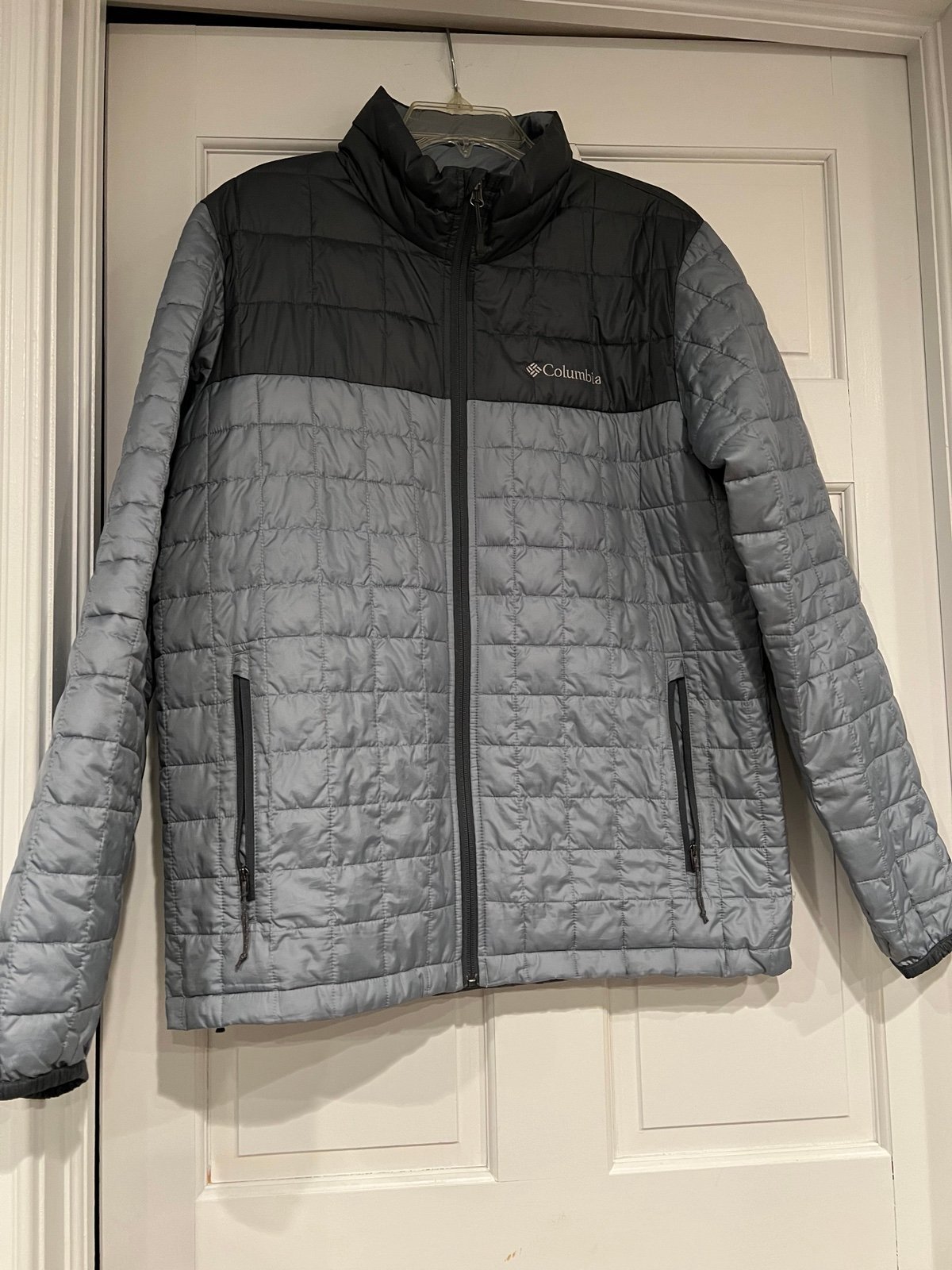 Columbia men’s lightweight puffer jacket - size M