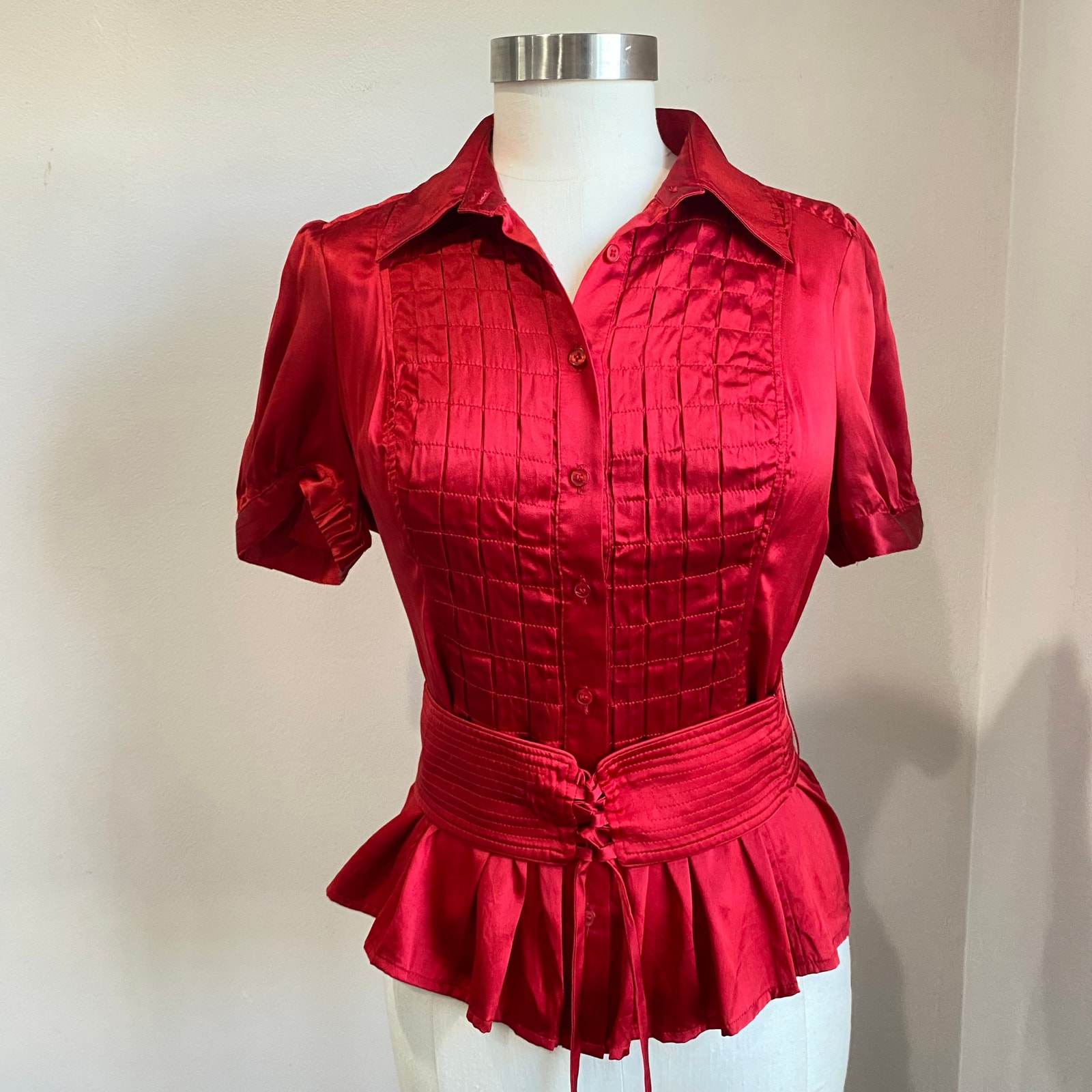 Y2k Vintage Bebe Red Satin Silk Blend Belted Button Up Short Sleeve Blouse Sz M
