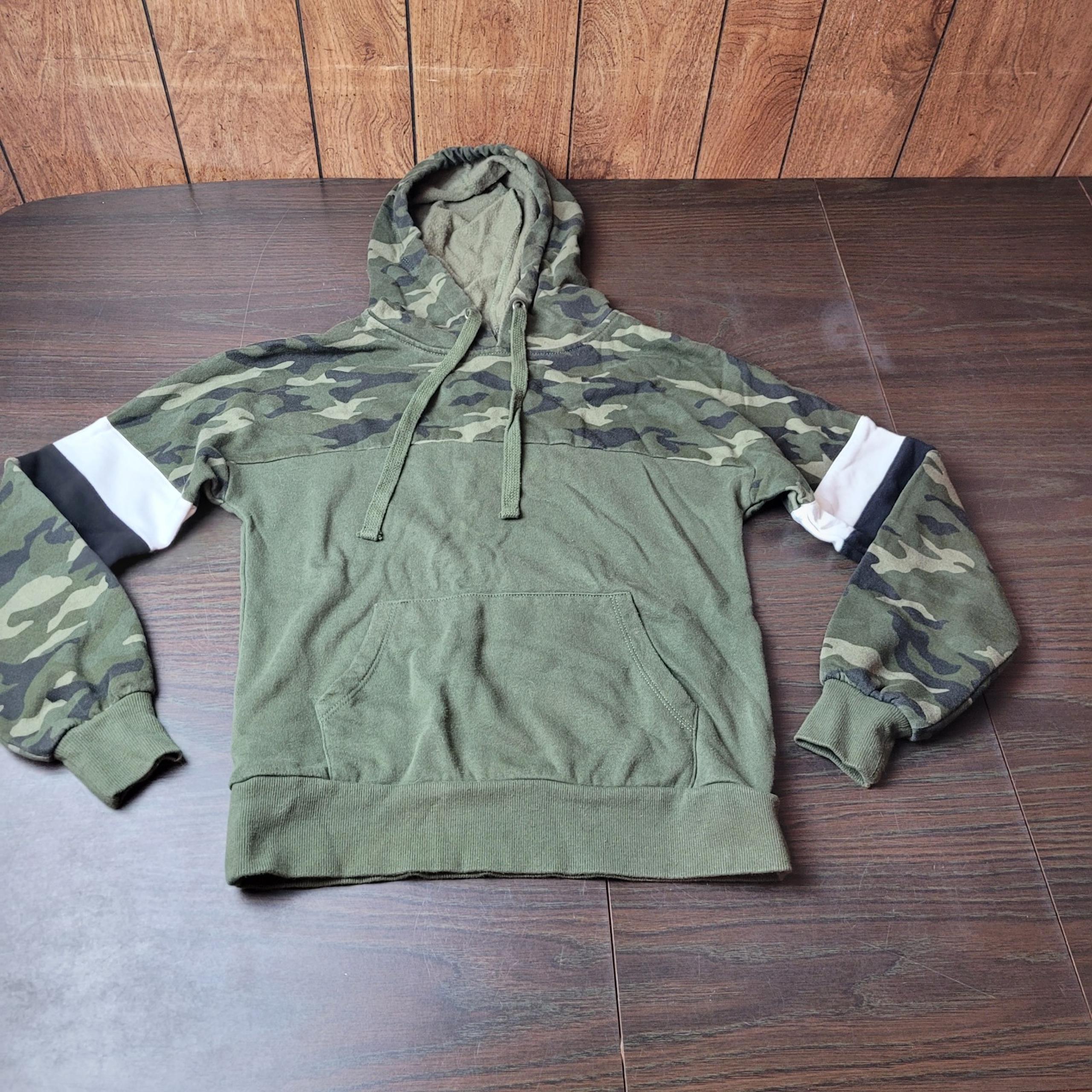 Camouflage Hoodie Size S Green Camo Sweatshirt Women’s No Boundaries