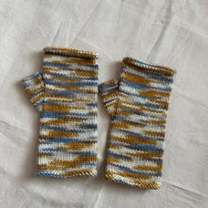 Misha & Puff women’s hand warmers