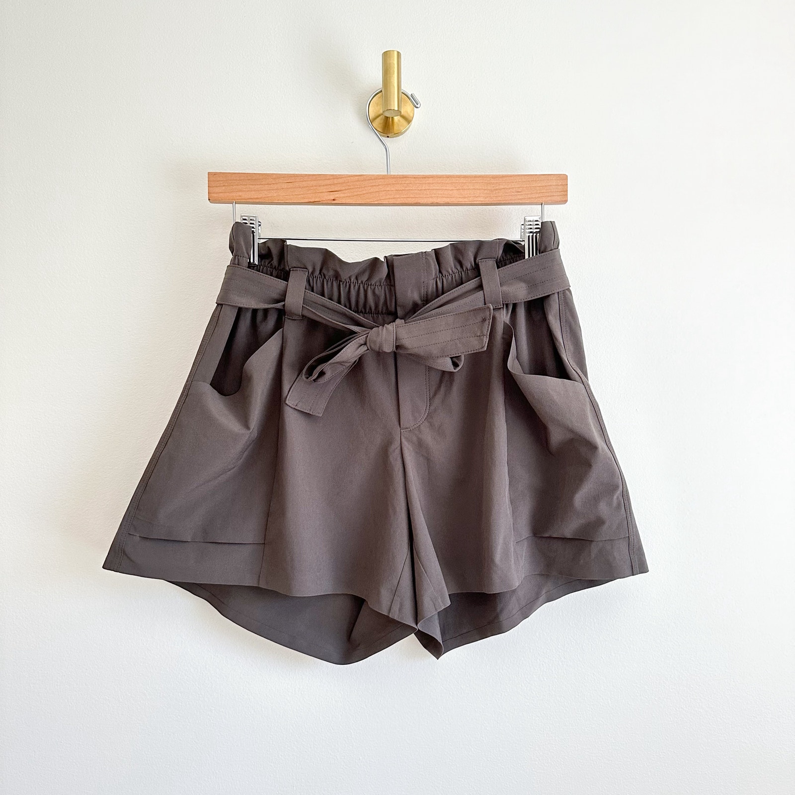 Athleta Arbor Skyline Belted High Rise Paperbag Shorts Olive 8