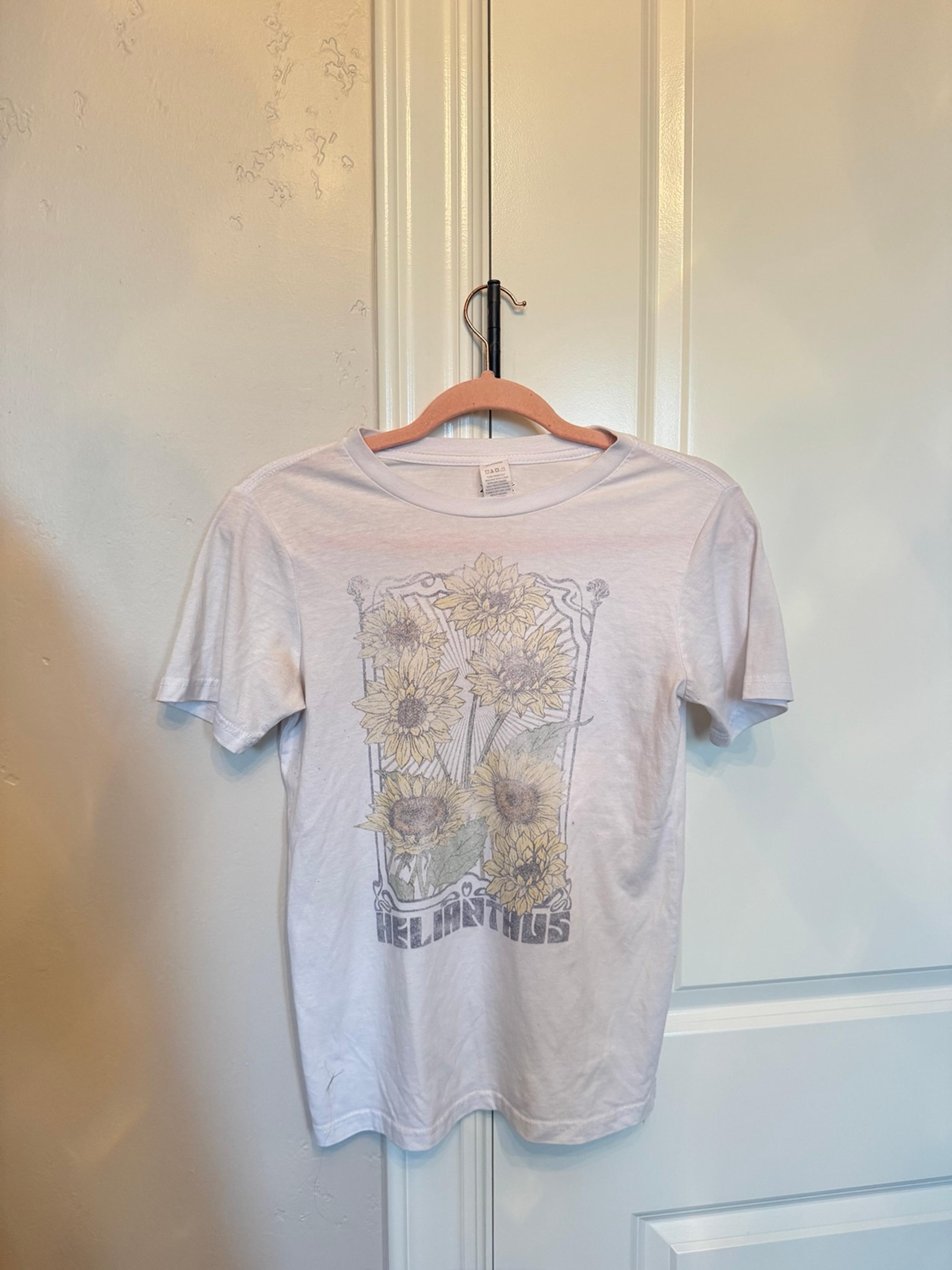 Girls/Womens Graphic Tee