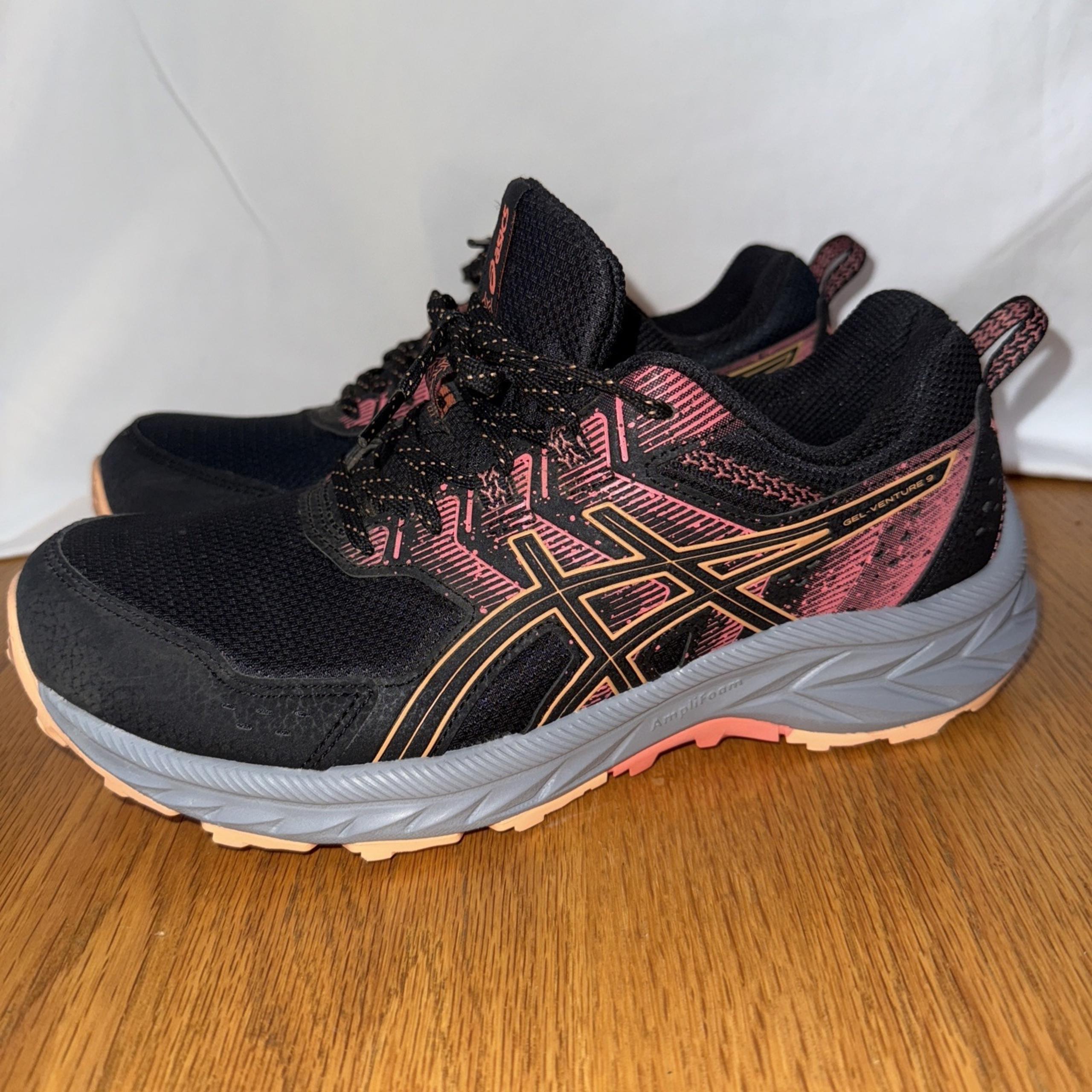 Women's Asics GEL-Venture 9 Comfy Athletic Shoe / Black / 1012B313 004 / Size 9