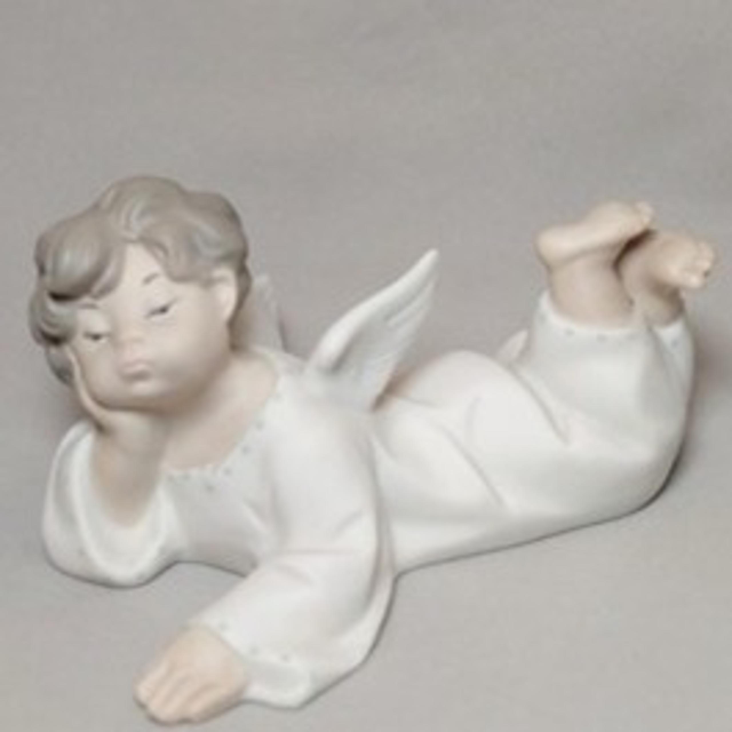 Lladro "Angel Laying Down" Home Office Collectible Decor Figurine