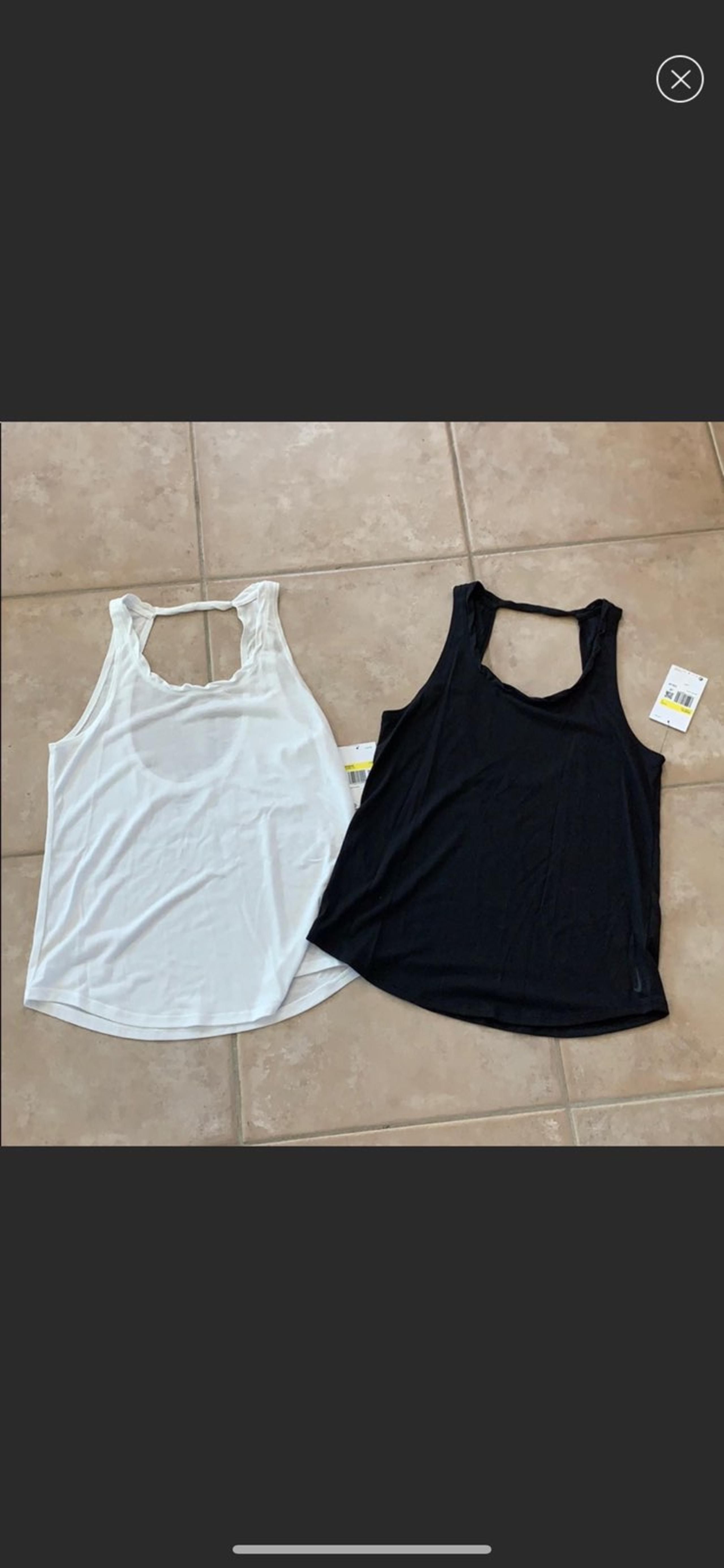 Nike Yoga Tank Top - Bundle of 2