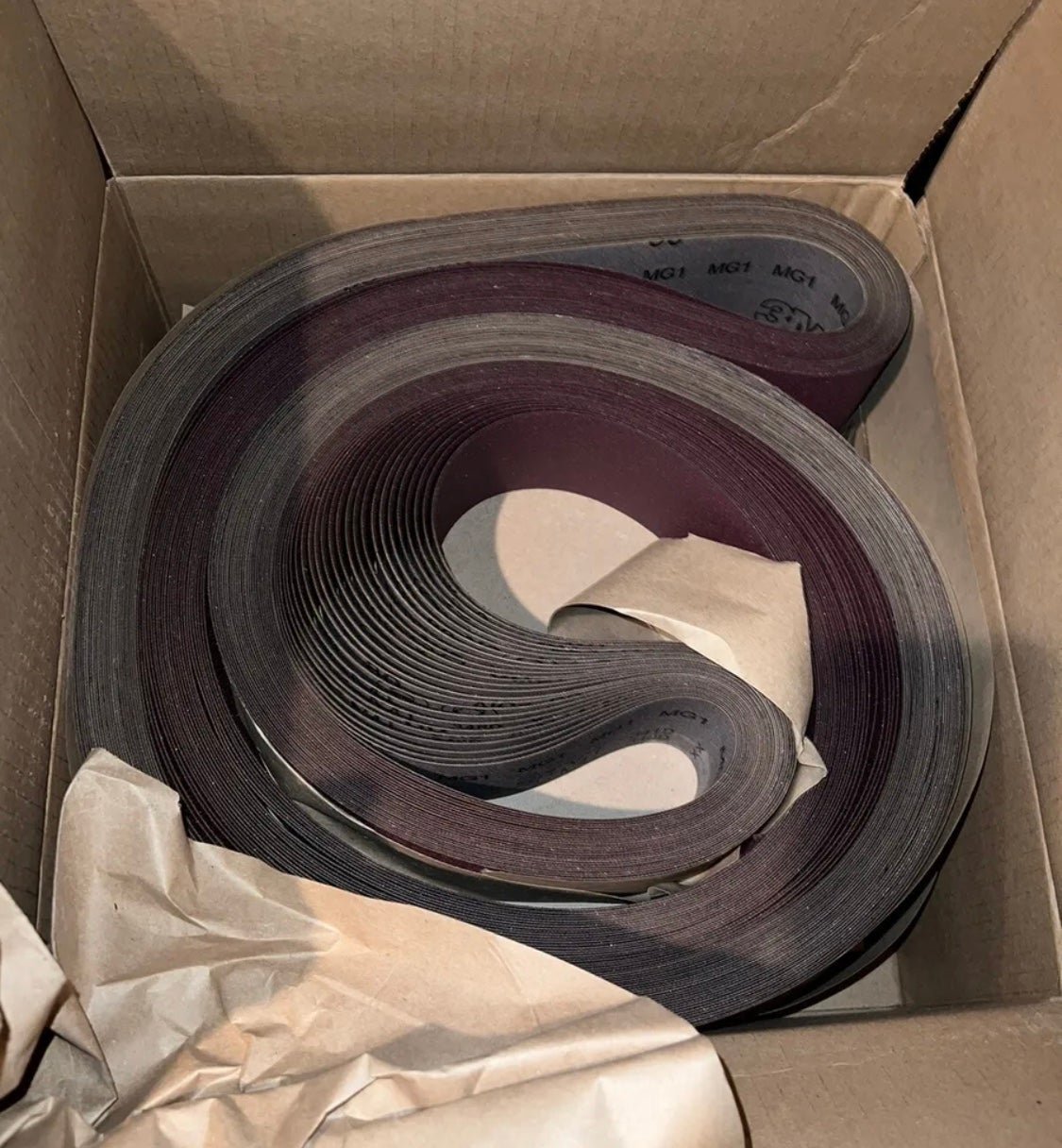 3M 25727 Cloth Belt 341D 3 x 132 80 X-Weight Cloth Back Aluminum Oxide 50 Pack
