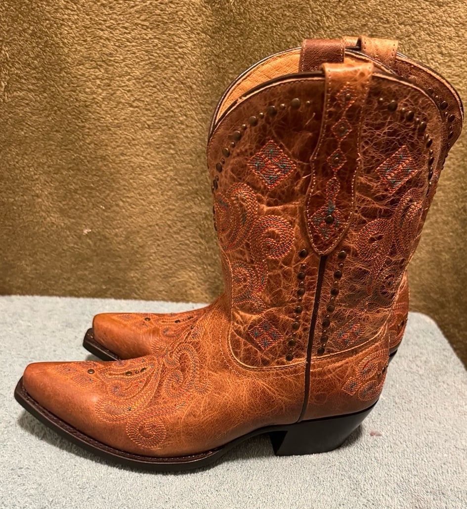 Black Star Women's CellSole Studded Leather Western Boots Snip Toe Size 7.5B