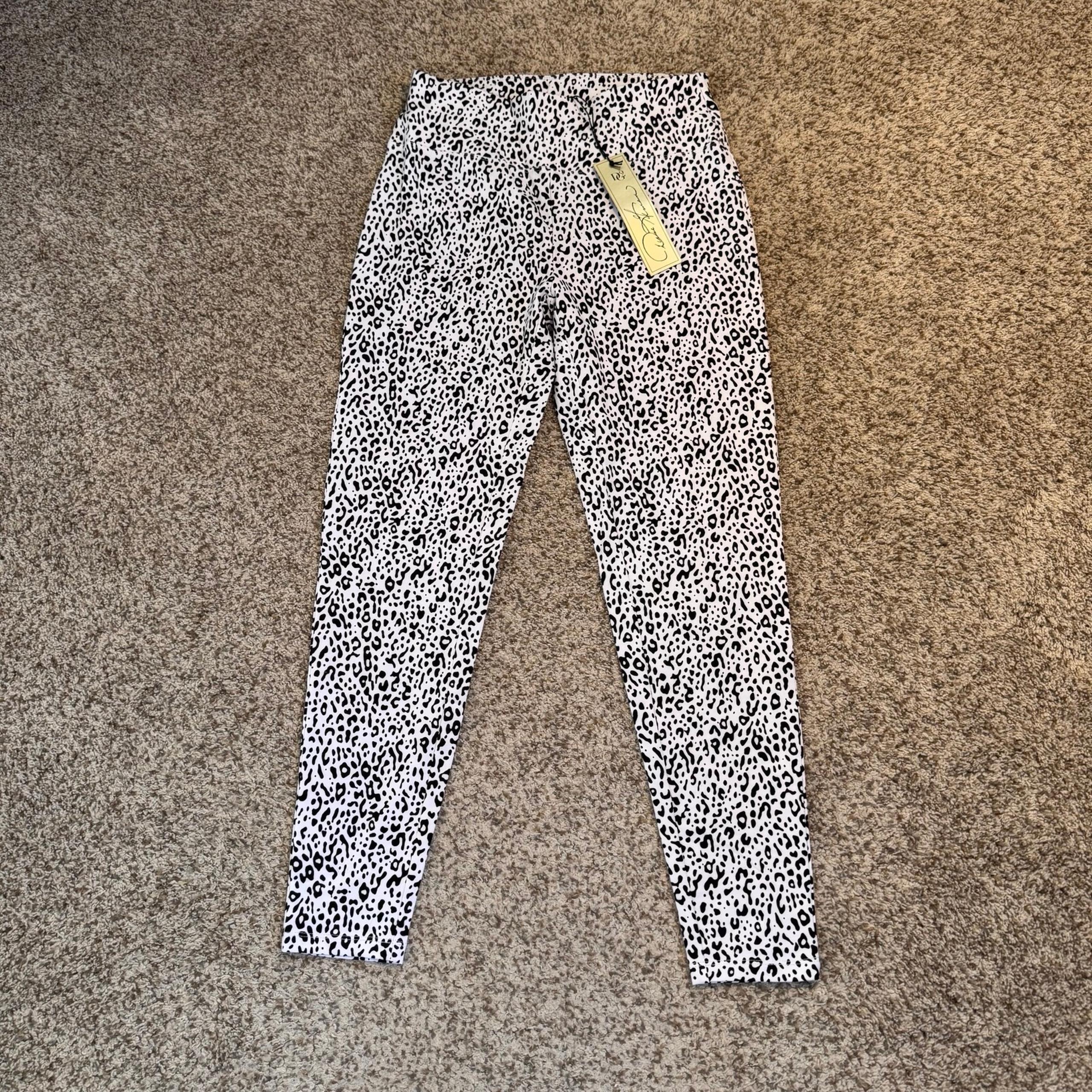 DG2 Diane Gilman Black Leopard Print Leggings NWT Style 548318 - S