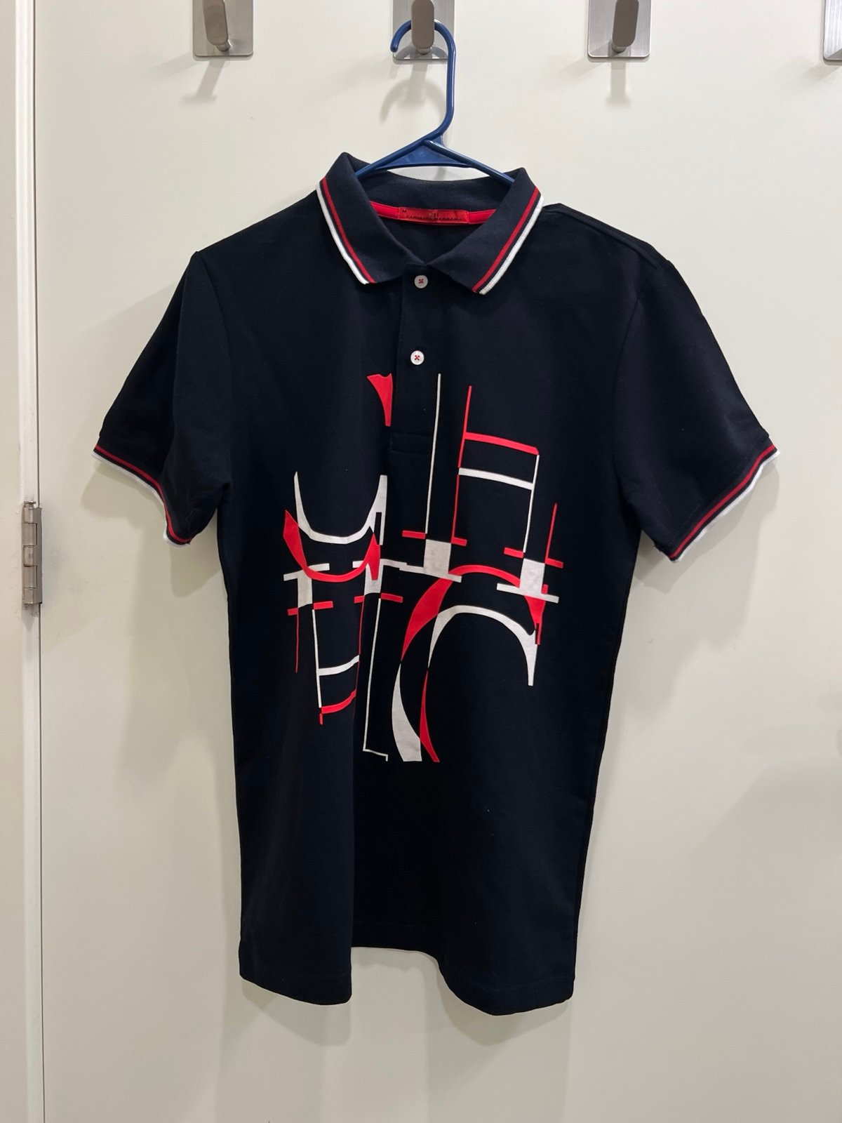 Carolina Herrera Men Polo Shirt M (FITS AS SMALL)
