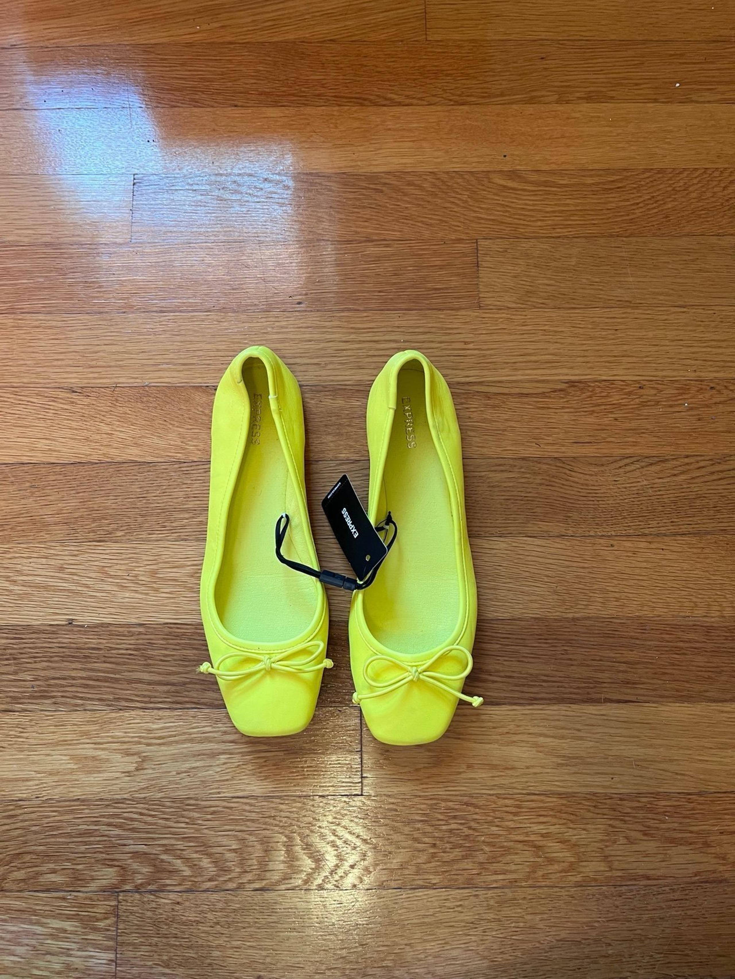 New Express Square Toe Ballet Flats sz 9 Read Stain $50