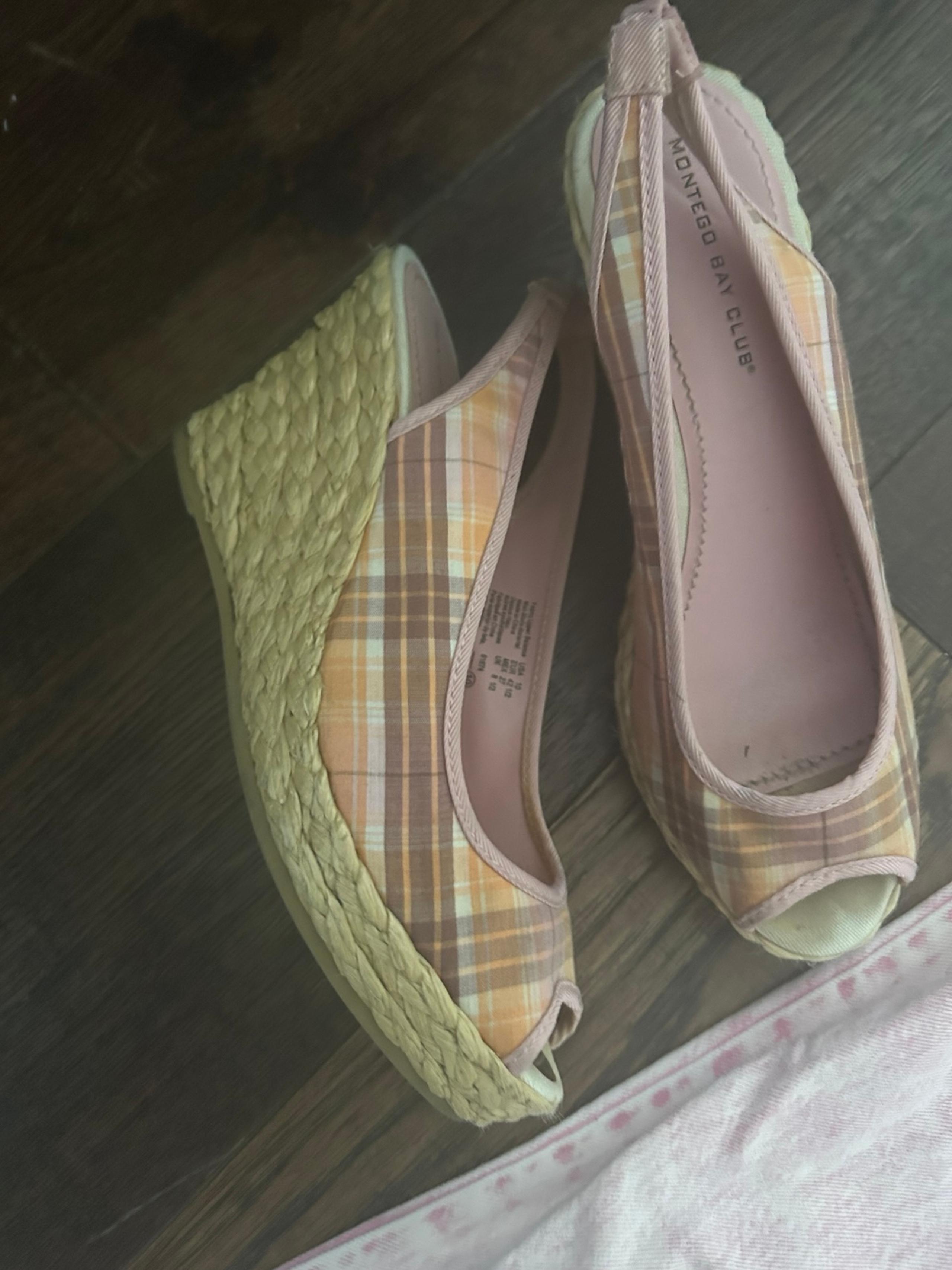 Plaid wedges