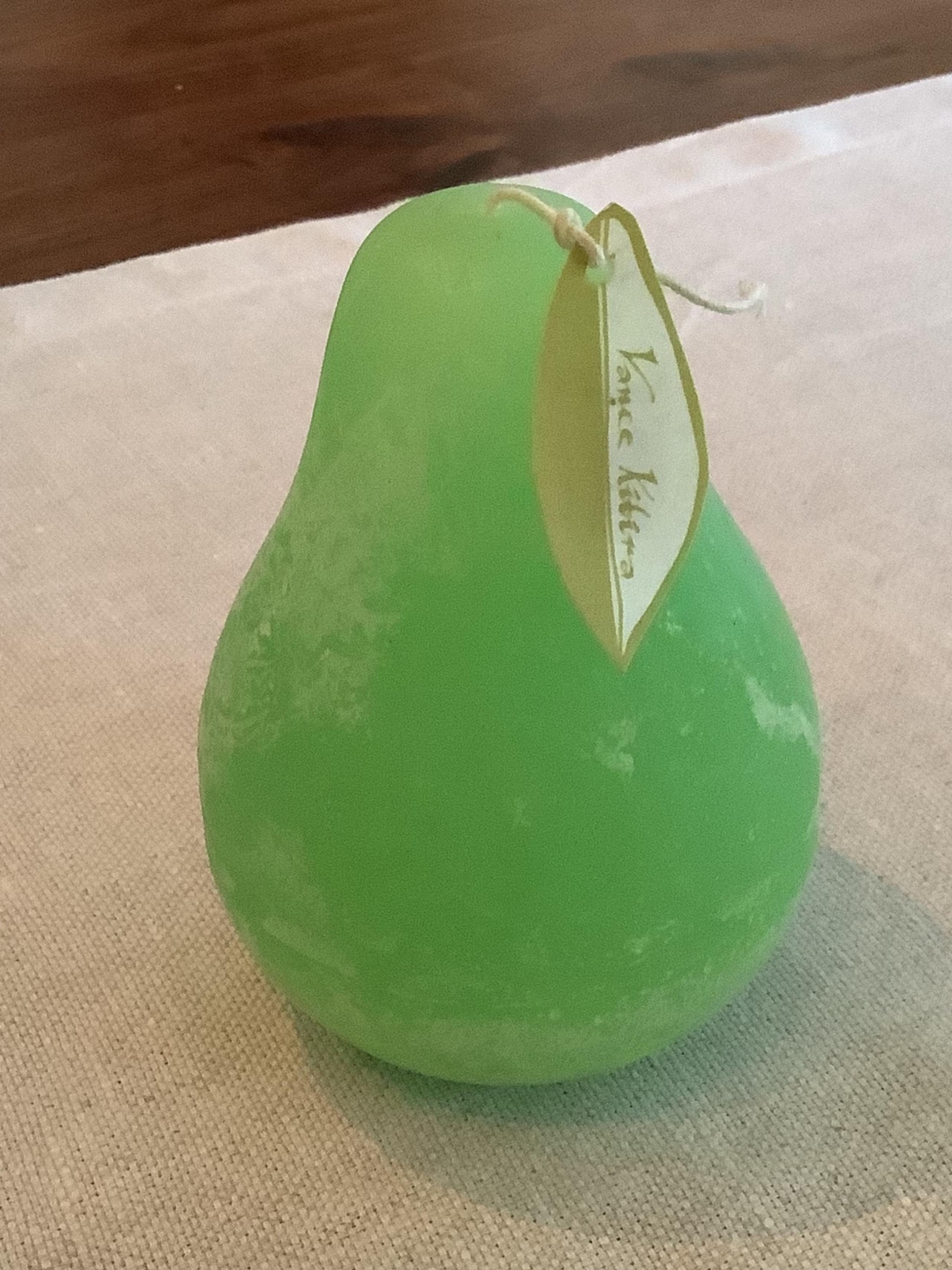 BNWT  pear shaped green candle