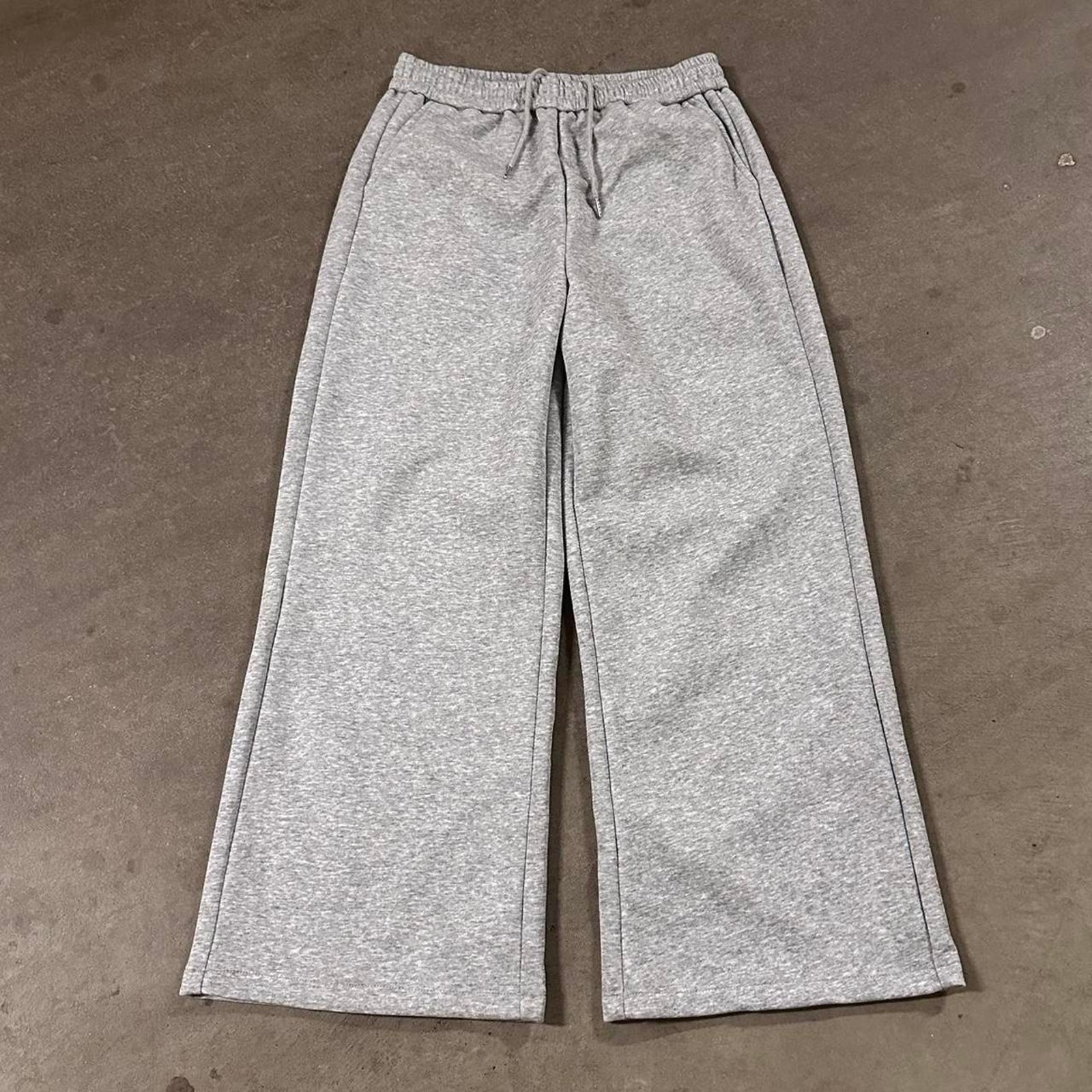 Baggy grey wide leg essential