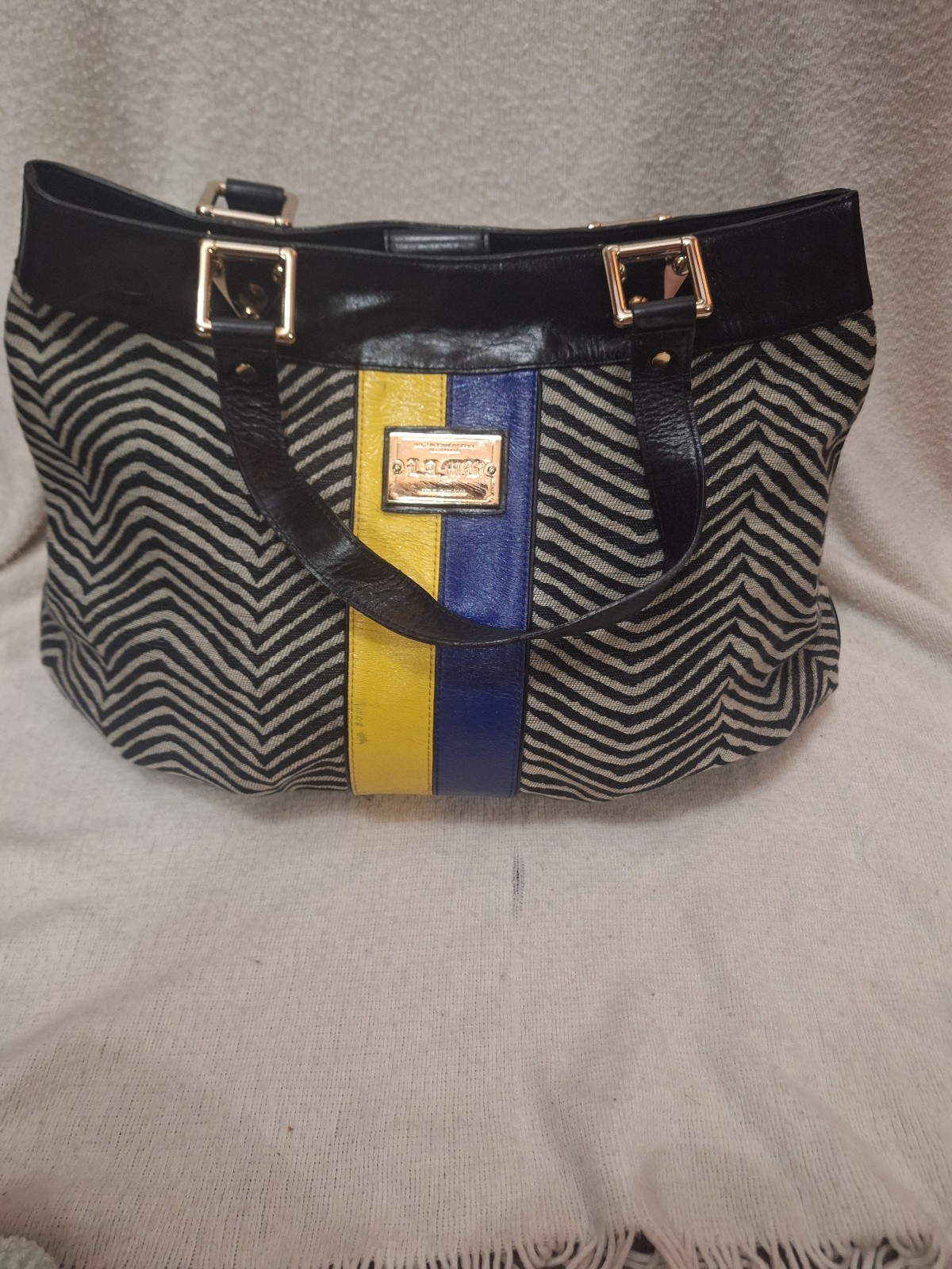 Shoulder bag