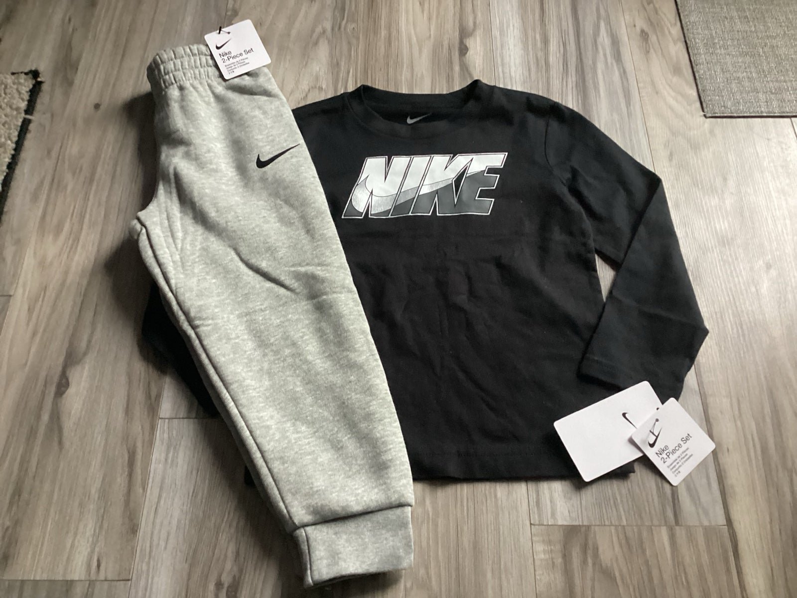 Nike toddler boys long sleeve tee & joggers set black/gray size 4T(NWT)