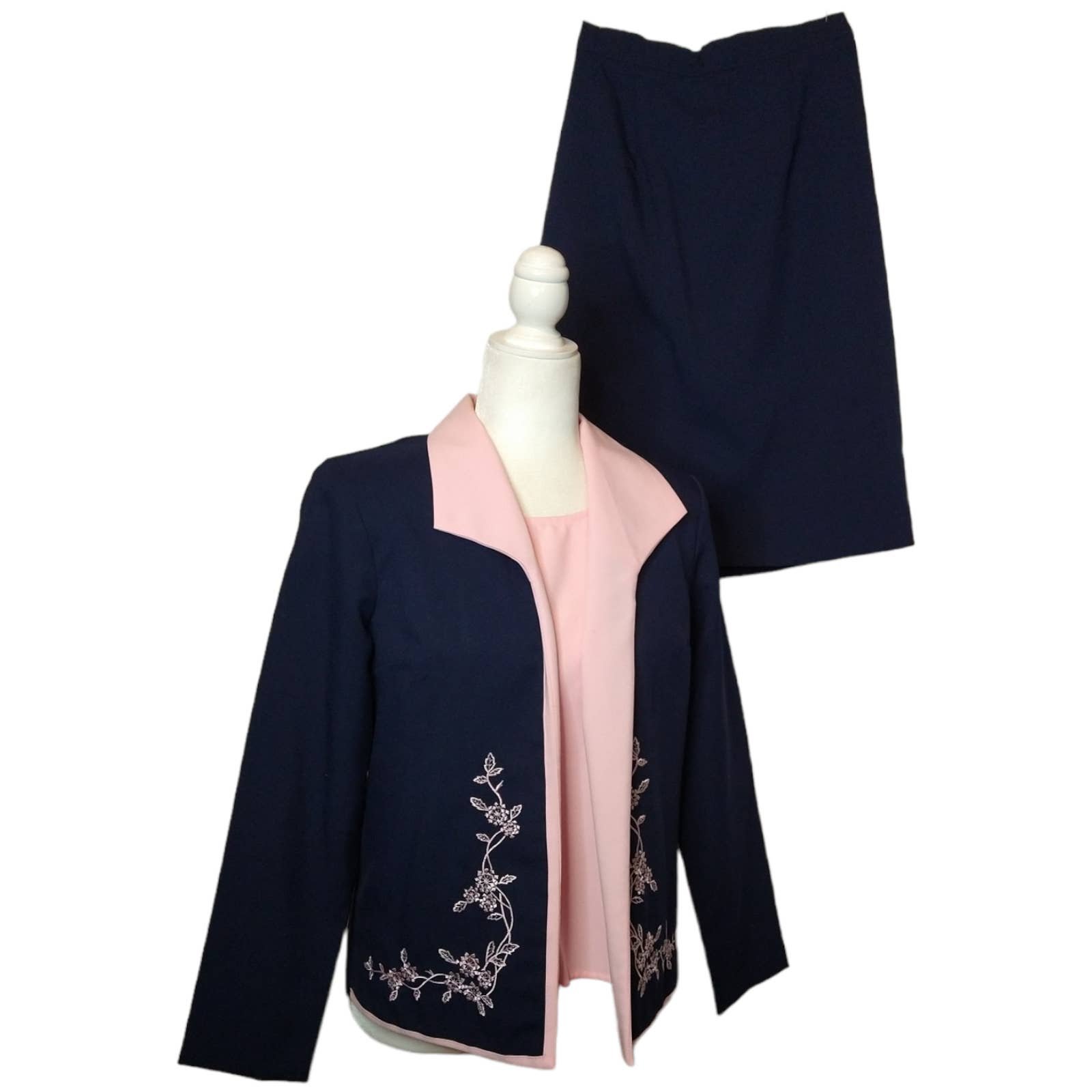 Vintage Willow Ridge 3pc Suit Pink Blue Embroidered Size 6 Padded Shoulders