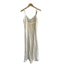 VTG VS Victoria’s Secret GOLD LABEL Tags off white lace silk long slip size L