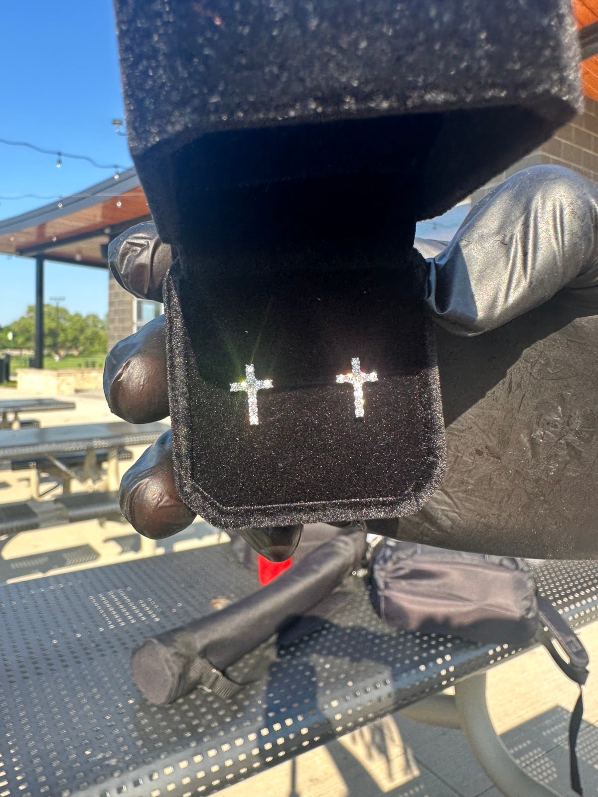 CROSS MOISSANITE STUDS VVS, SCREW BACK