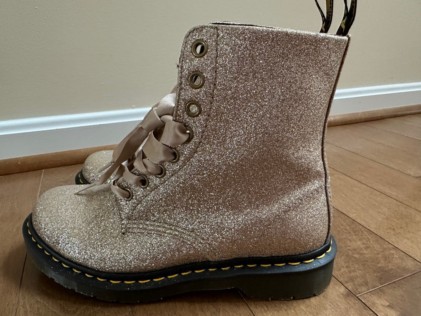 Dr Martens 1460 Pascal Glitter women’s Size 7 New