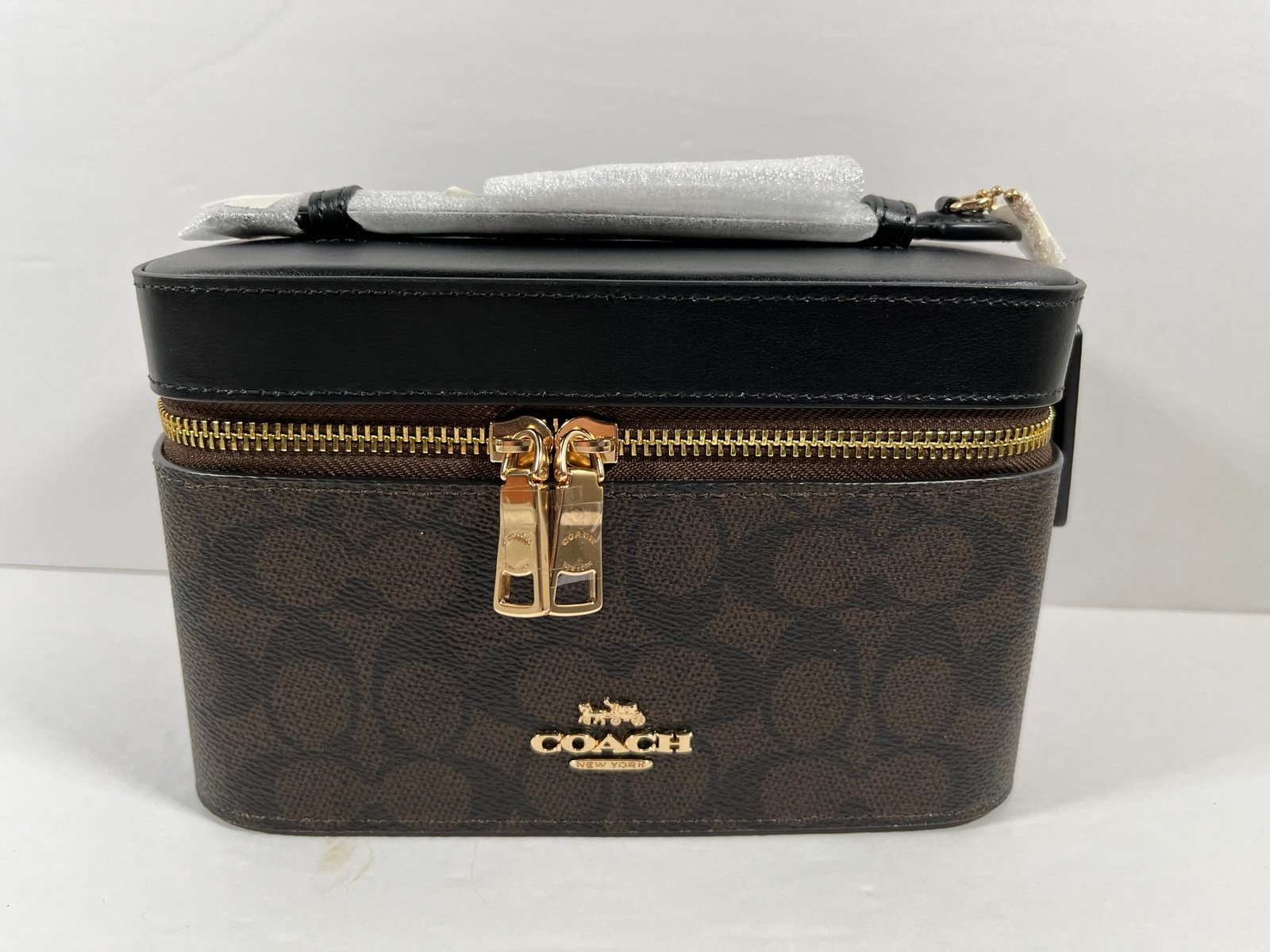 NWT Coach Cosmetic Case In Signature Canvas CW728- Walnut/Black